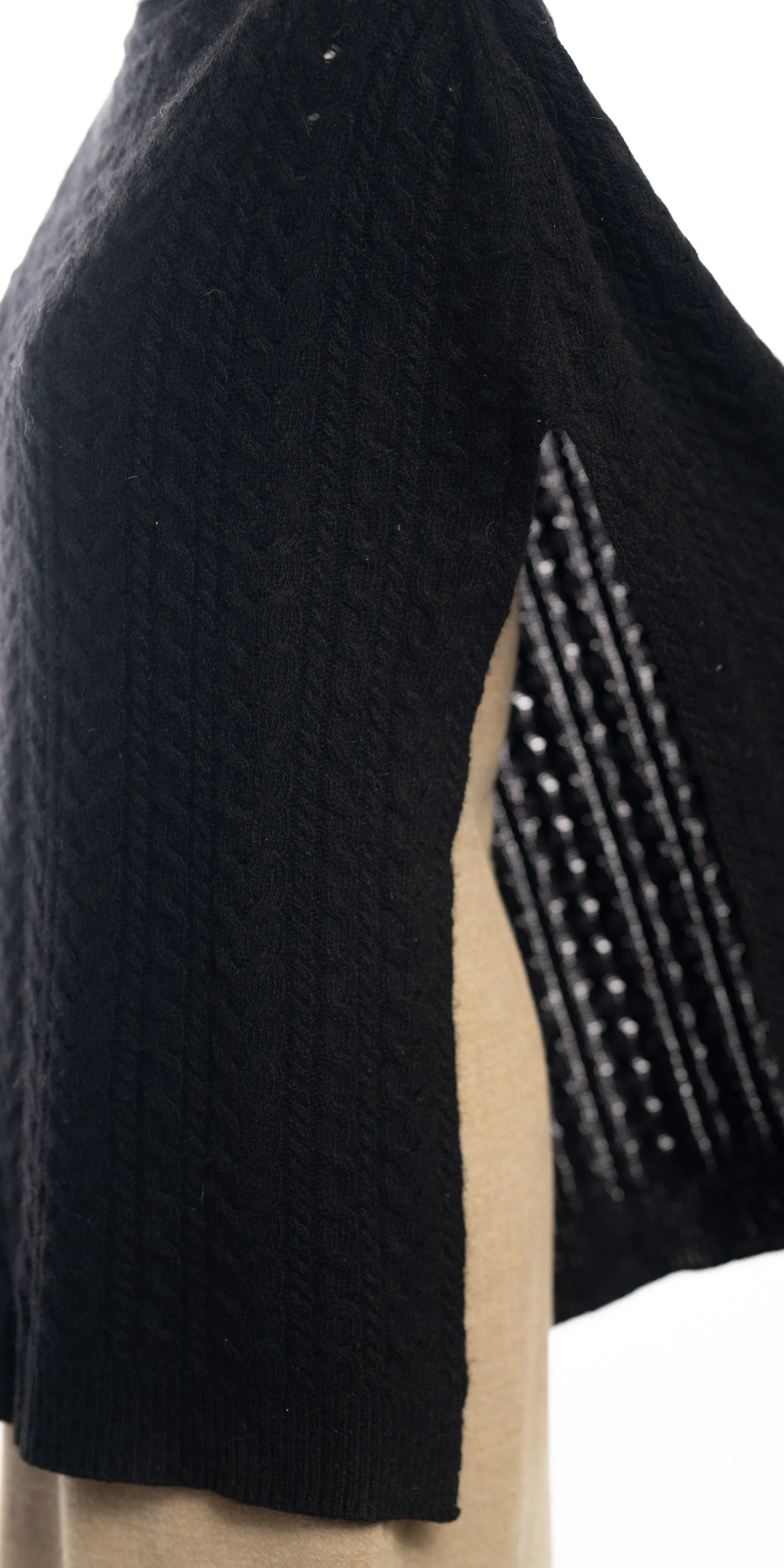 Poncho din casmir cu torsade