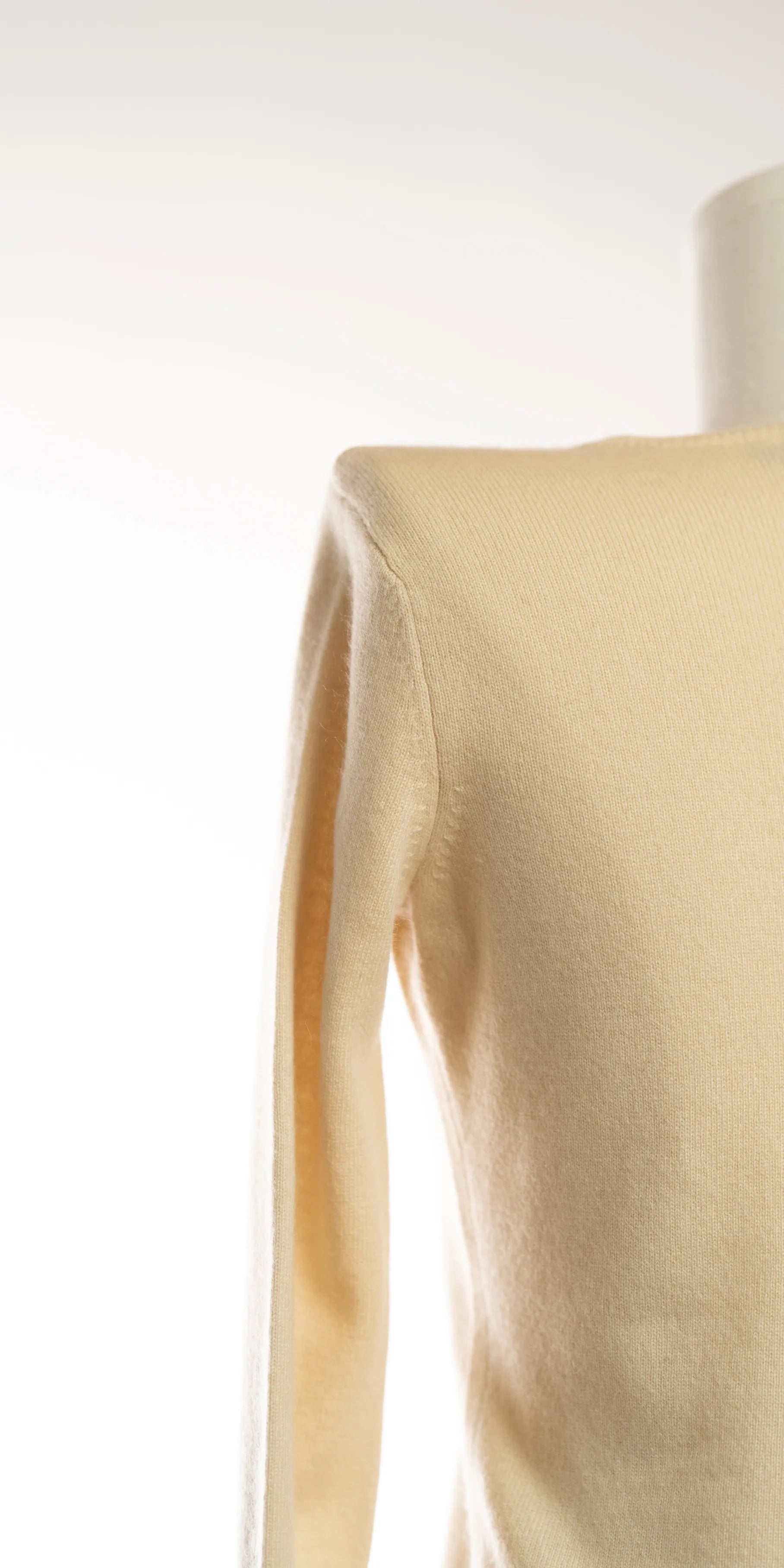 Cardigan din casmir cu nasturi perla - White & Warren