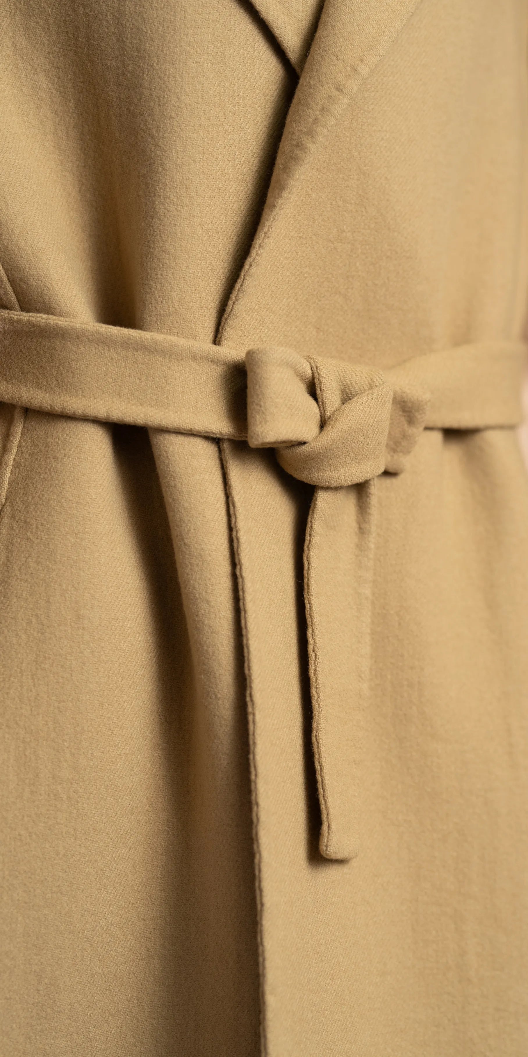 Palton din lana cu cordon