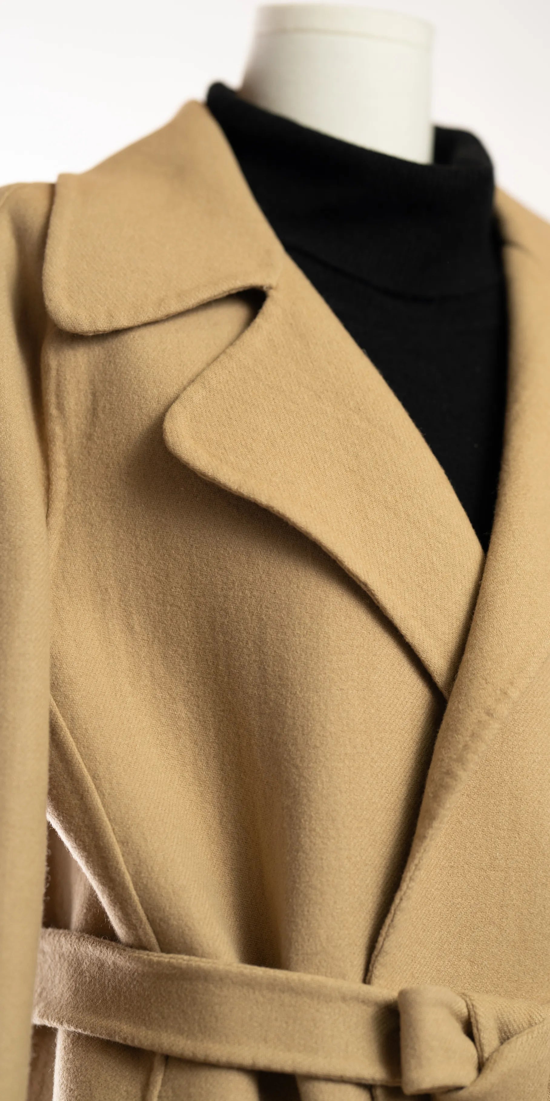 Palton din lana cu cordon