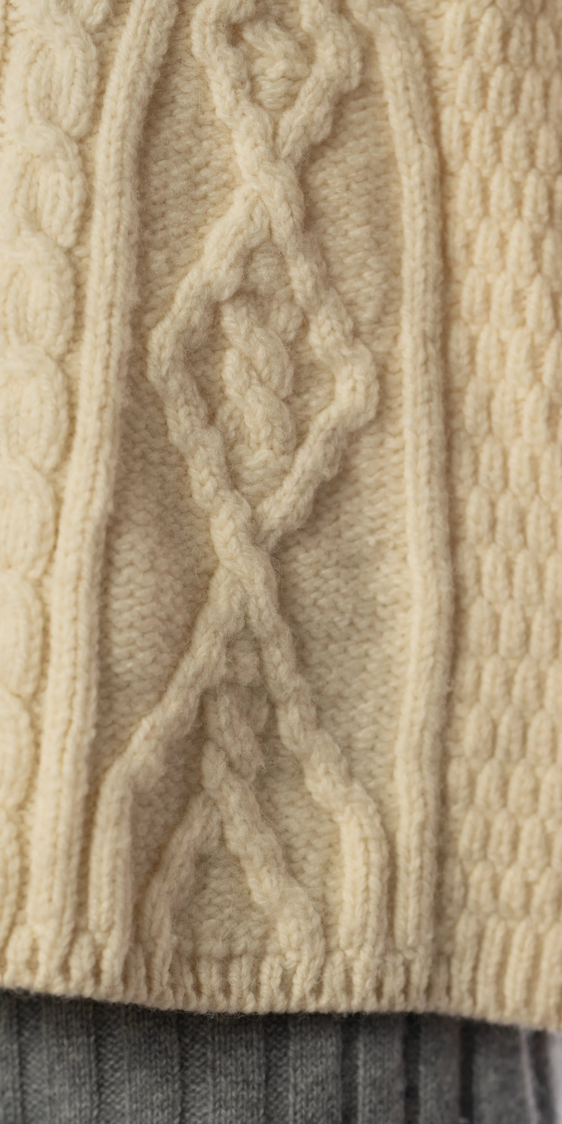 Cardigan din lana cu maneci 3/4