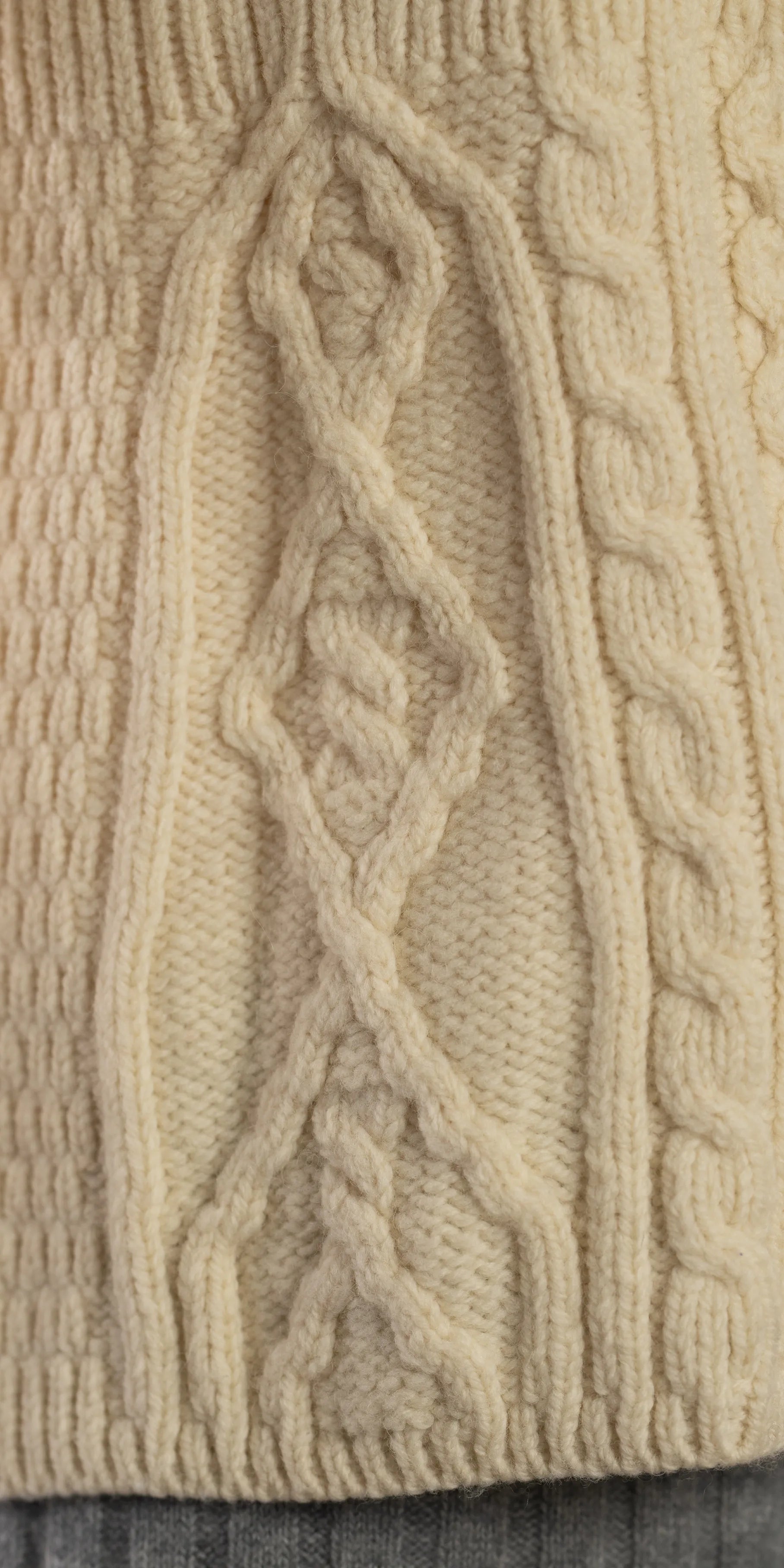 Cardigan din lana cu maneci 3/4