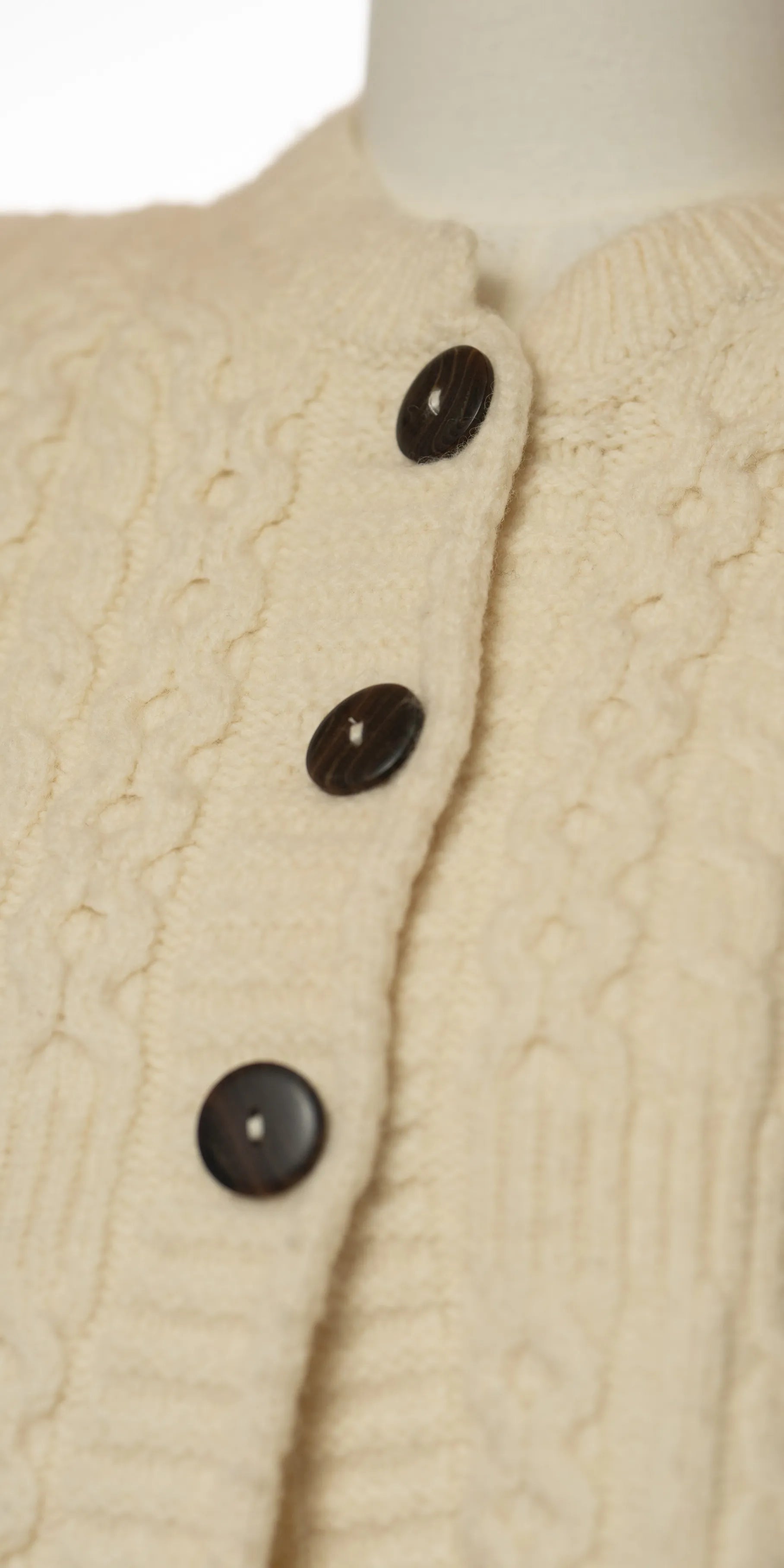 Cardigan din lana cu maneci 3/4