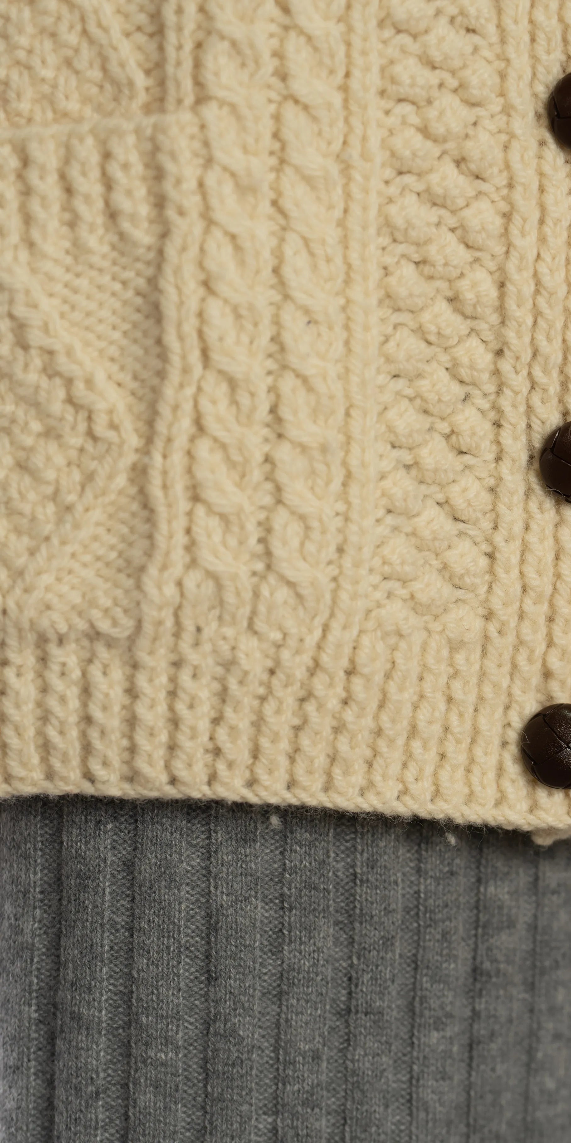 Cardigan lung din lana cu nasturi