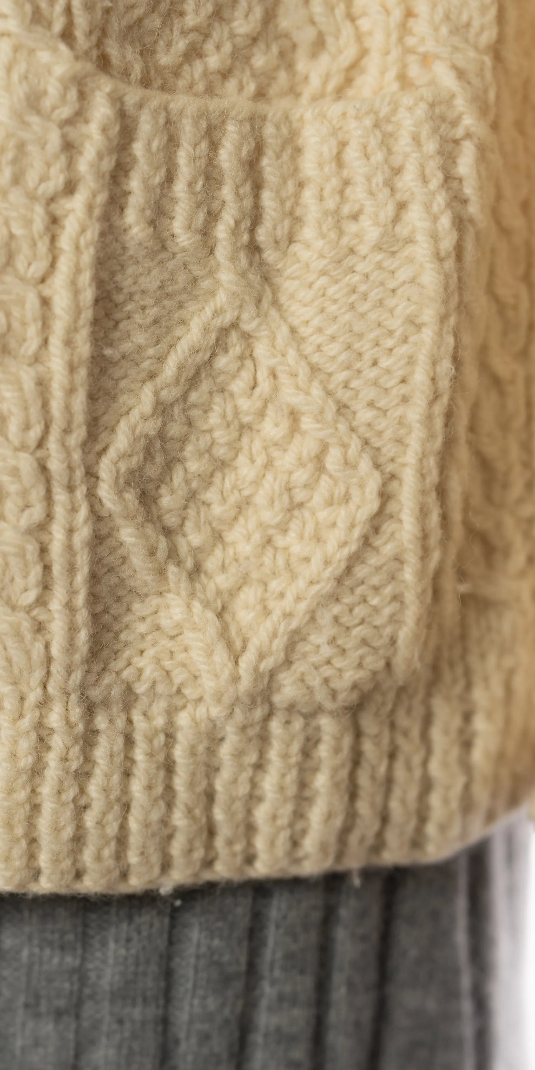 Cardigan cu buzunare din lana