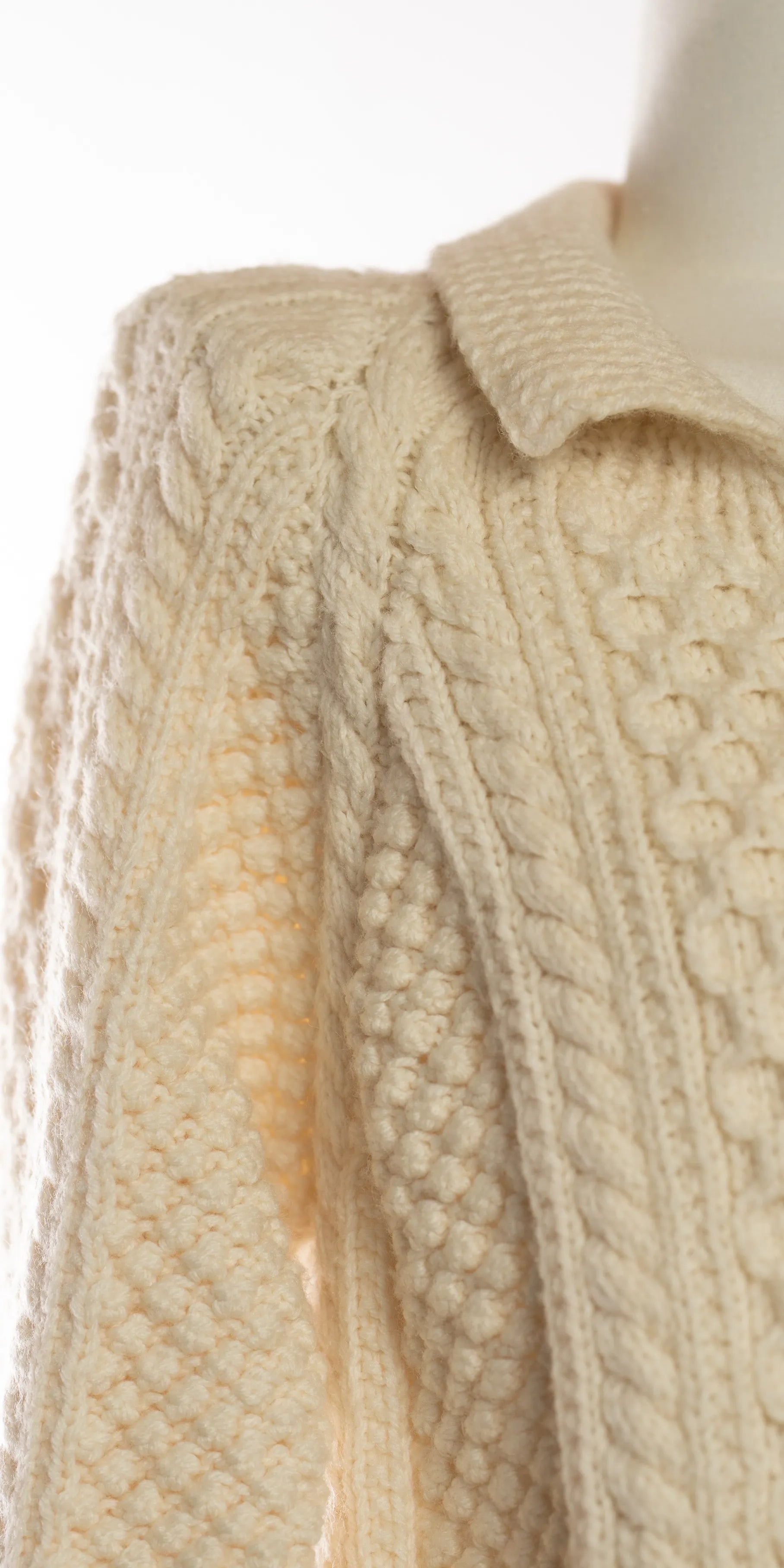 Cardigan lung din lana cu buzunare si nasturi de lemn