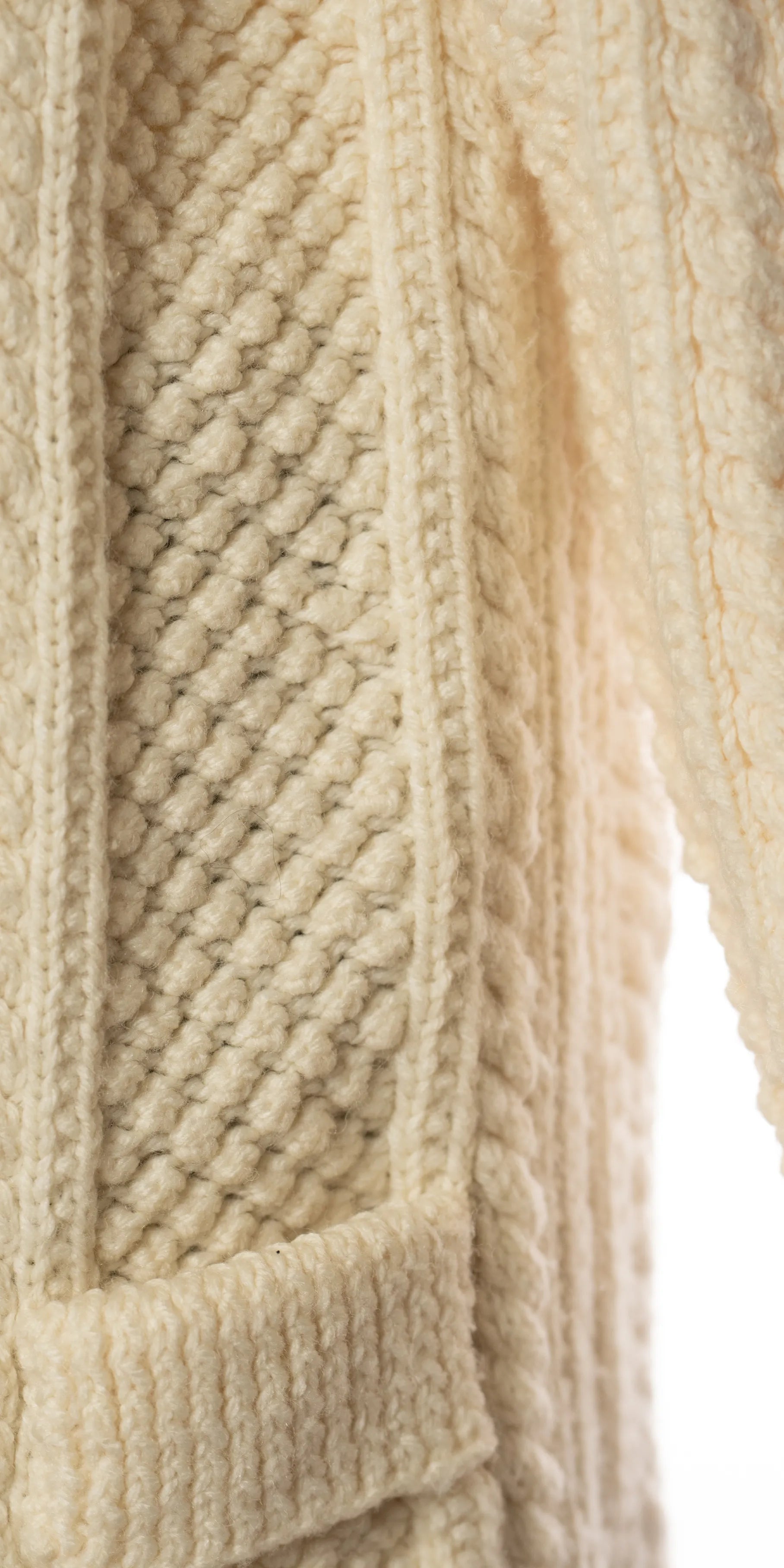 Cardigan lung din lana cu buzunare si nasturi de lemn