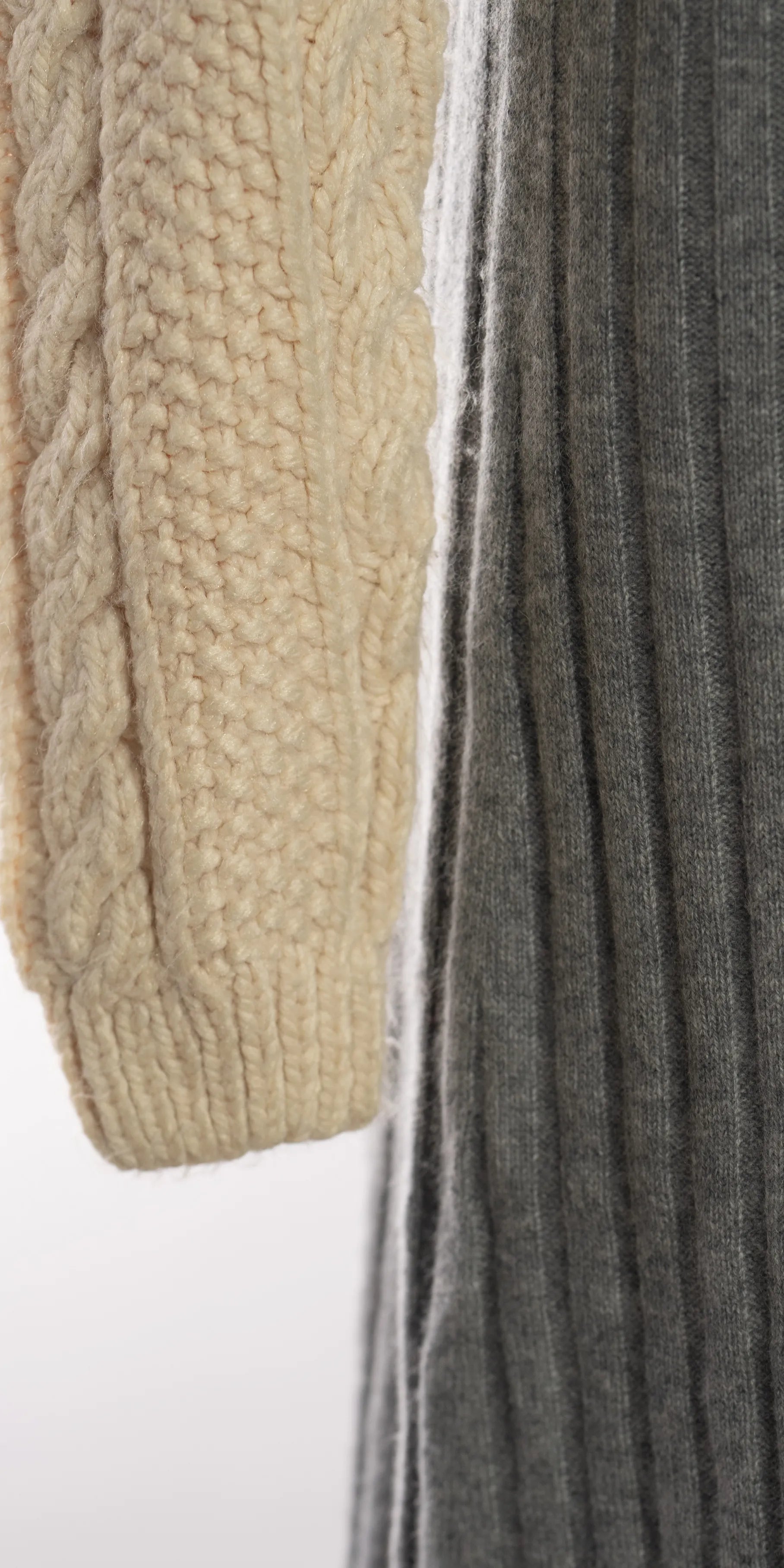 Cardigan lung din lana cu buzunare si nasturi de lemn