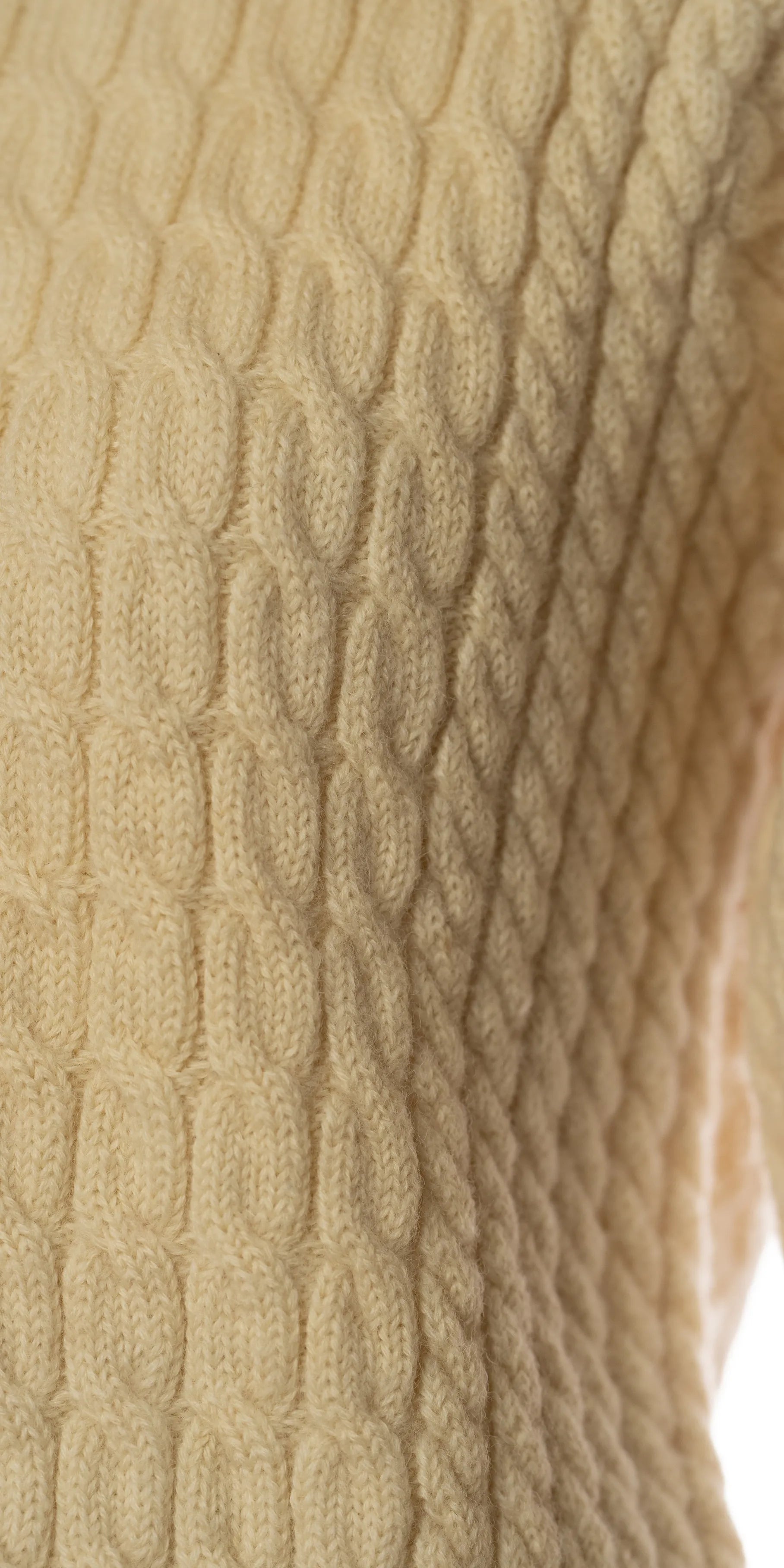 Pulover din lana cu torsade