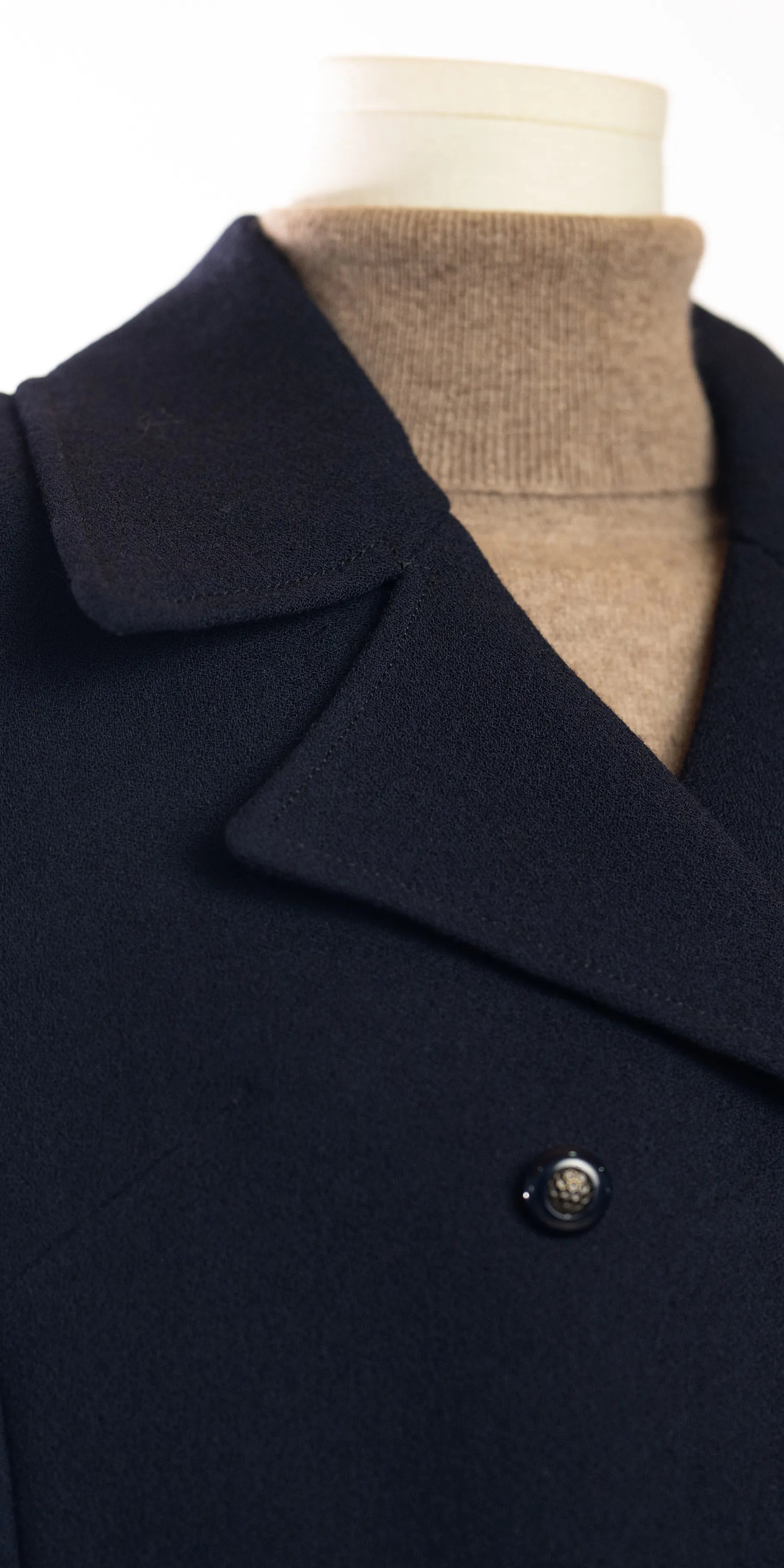 Palton handmade din lana crepe