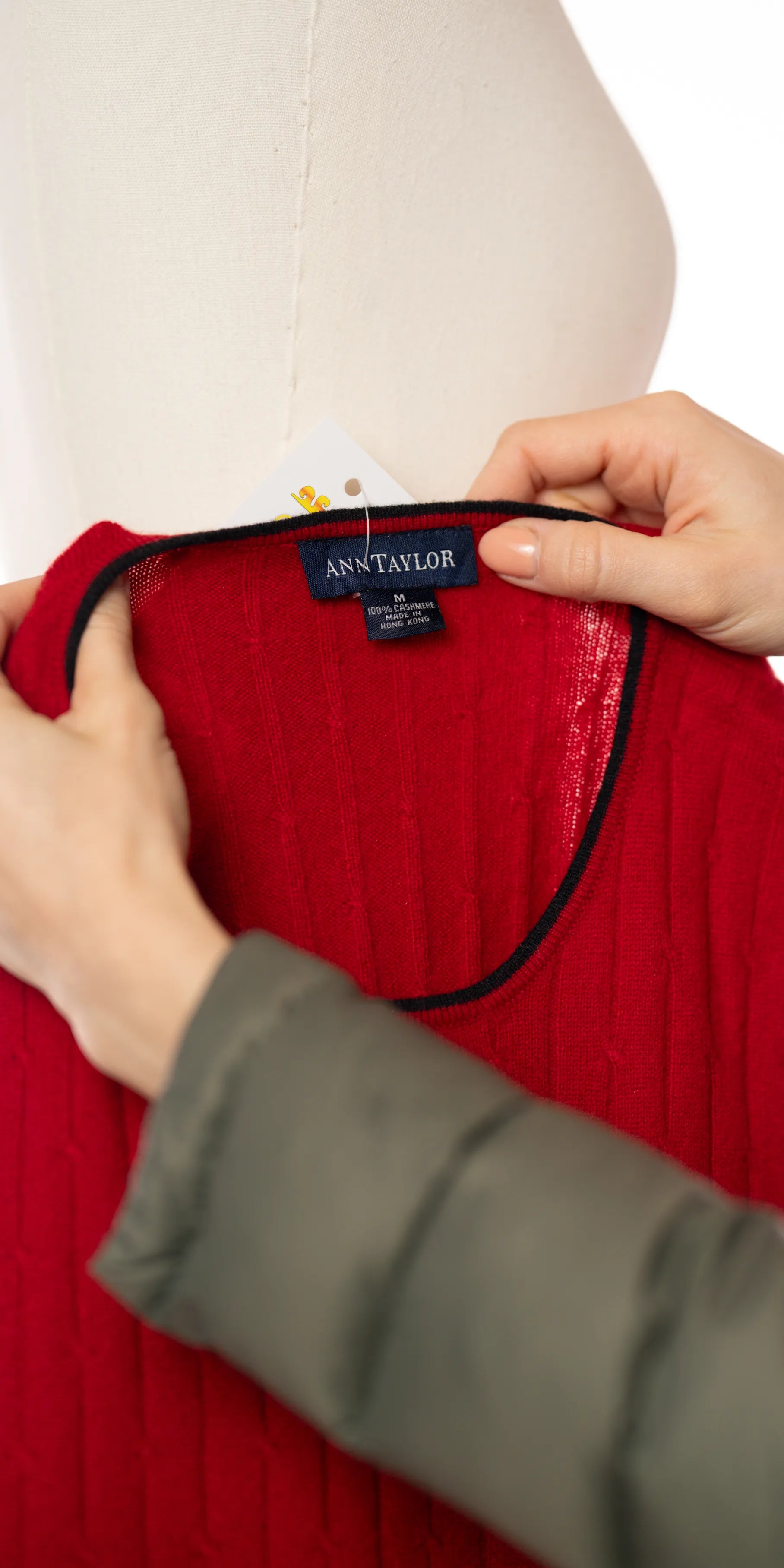 Bluza fara maneci din casmir cu torsade - Ann Taylor