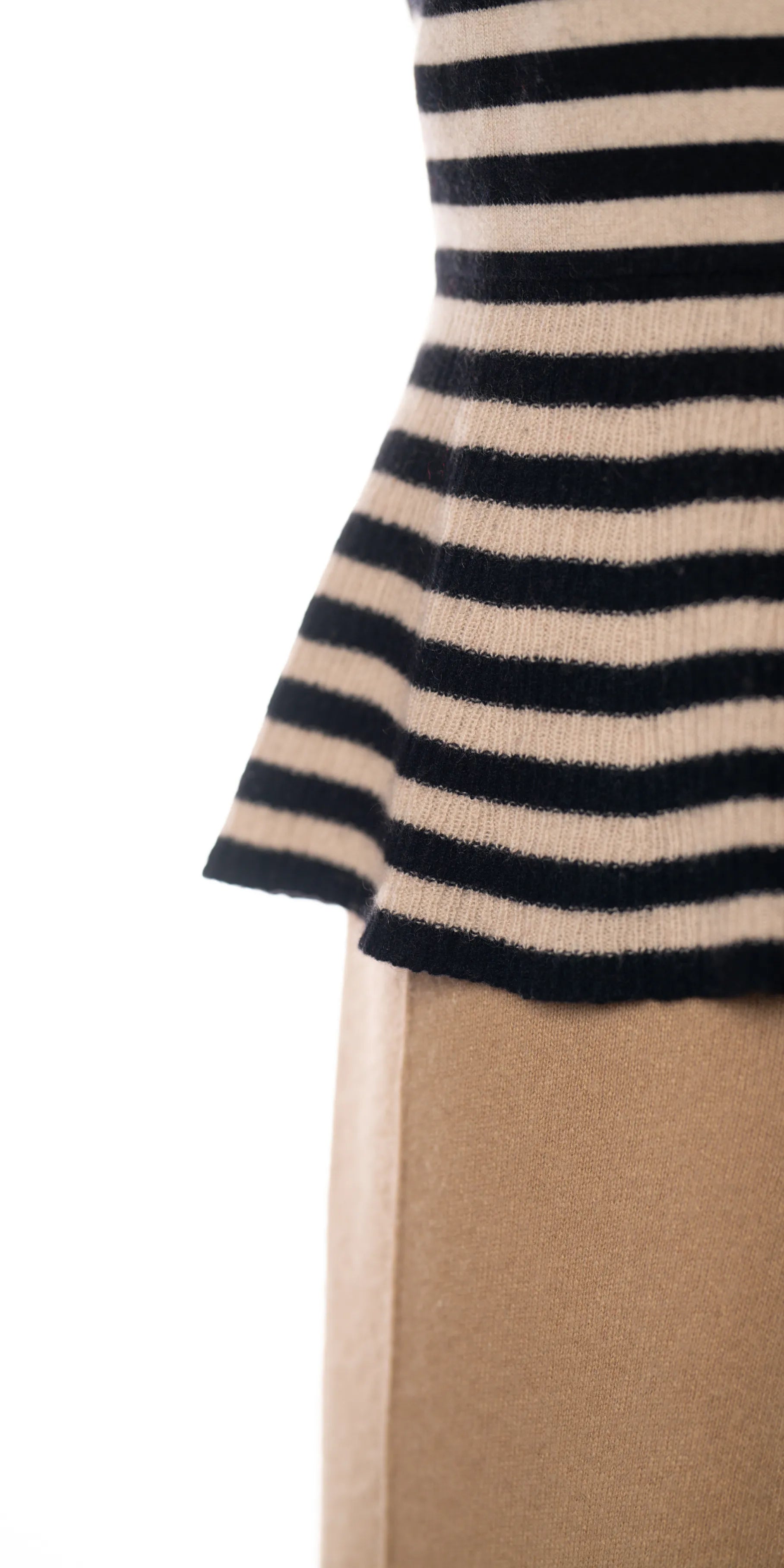 Bluza fara maneci din casmir cu nasturi decorativi - Autumn Cashmere