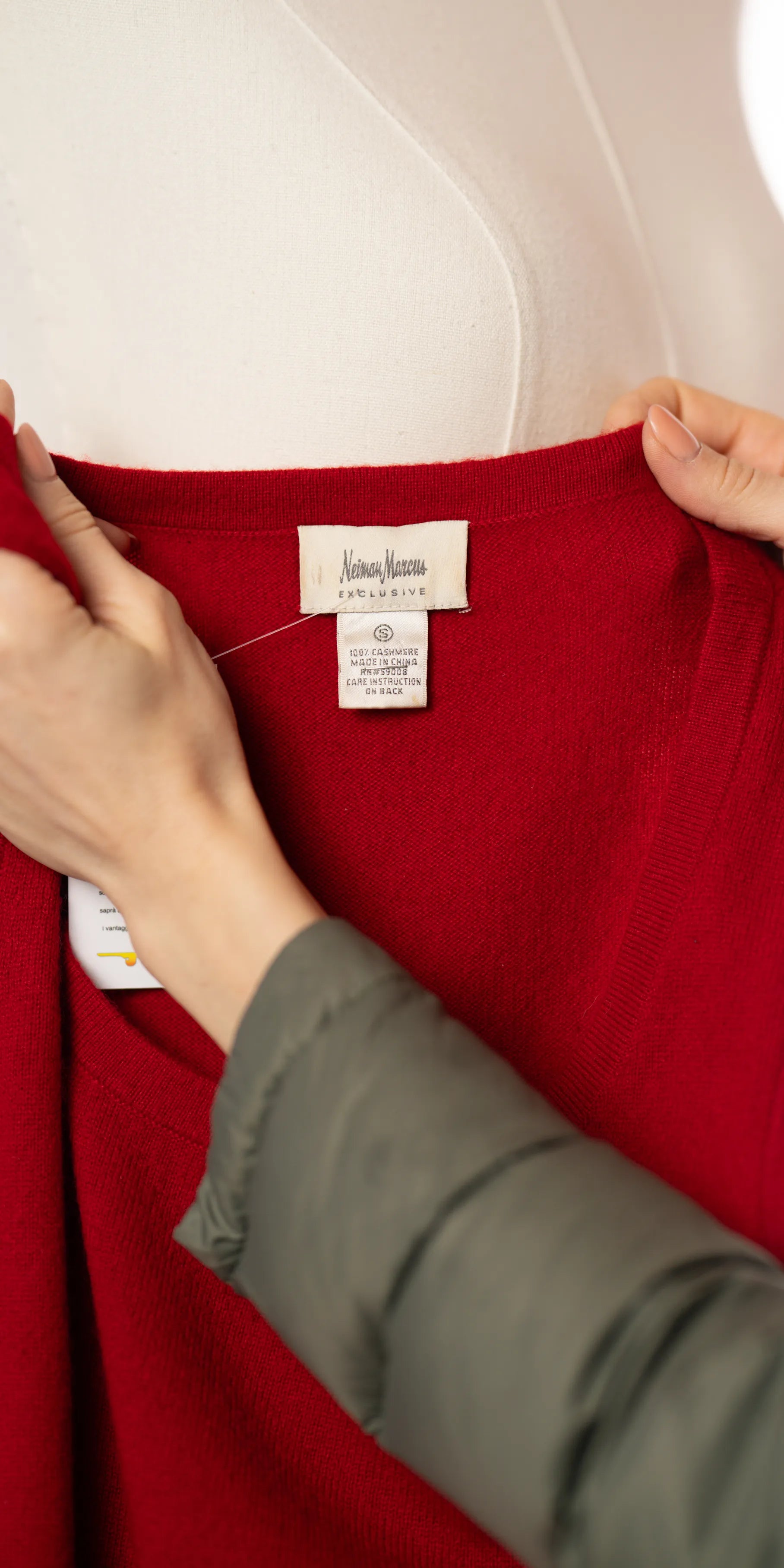 Bluza fara maneci din casmir - Neiman Marcus