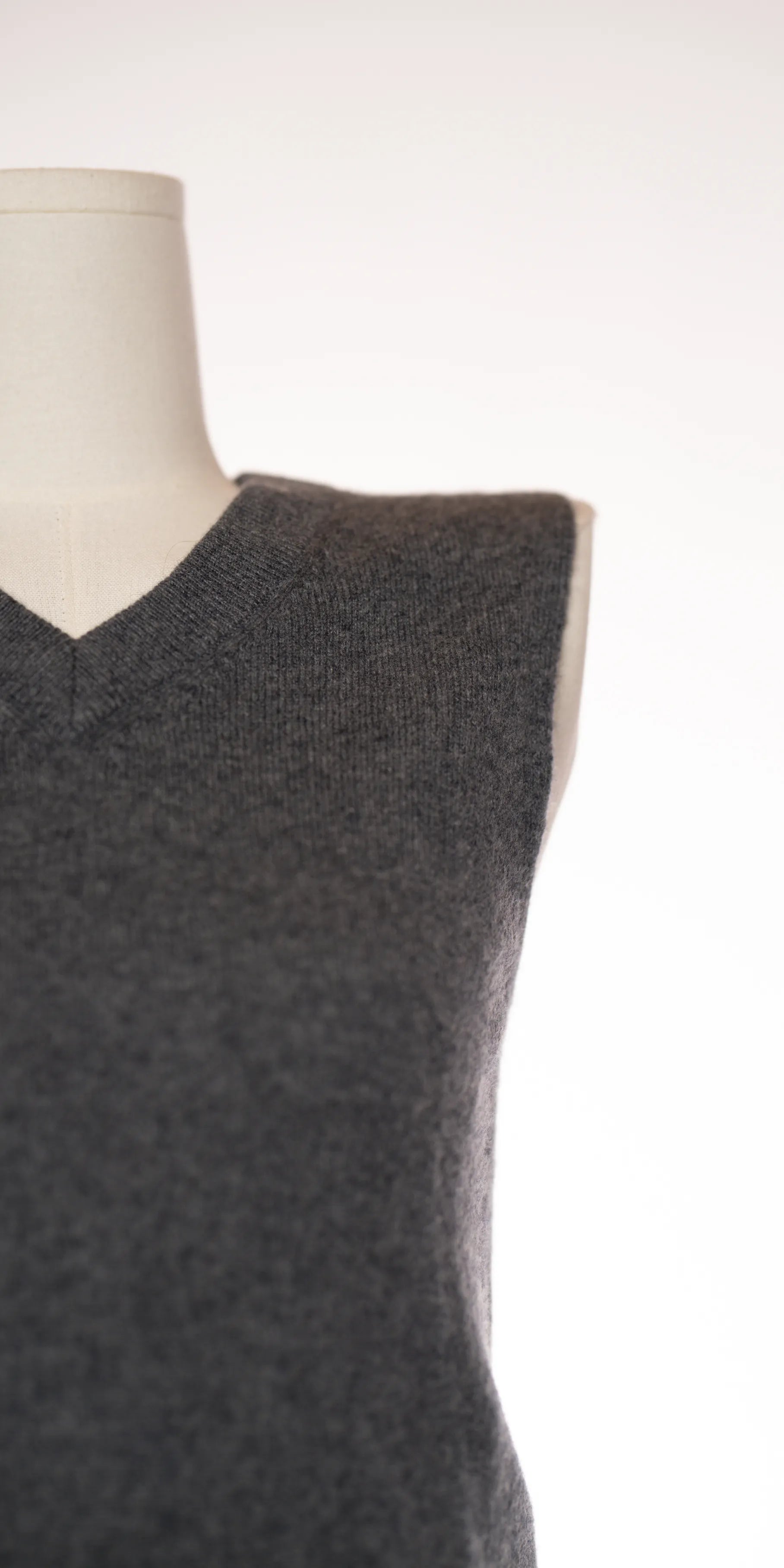 Bluza din casmir fara maneci - Babaton