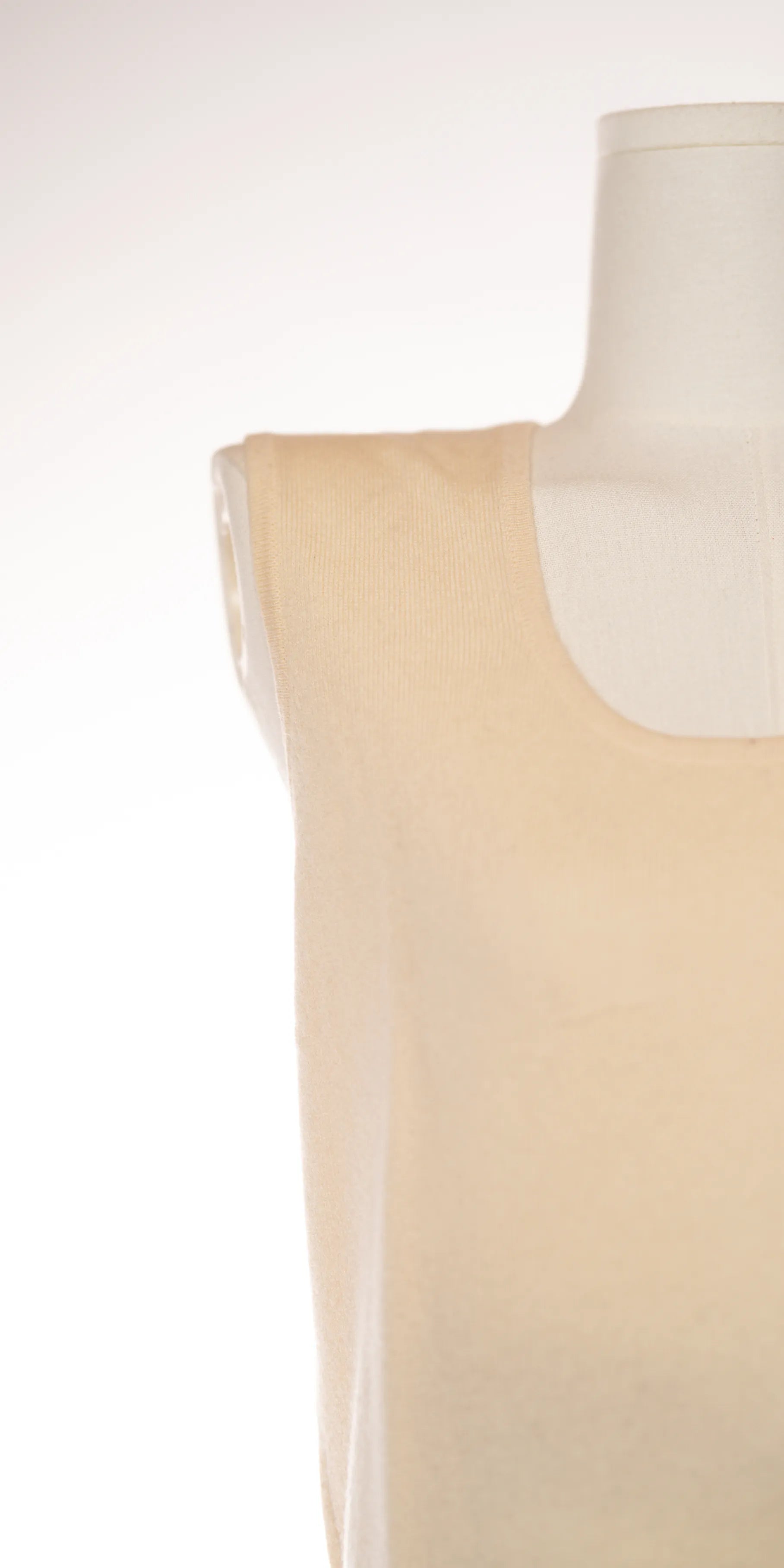 Bluza fara  maneci din casmir - BCBGMaxazria