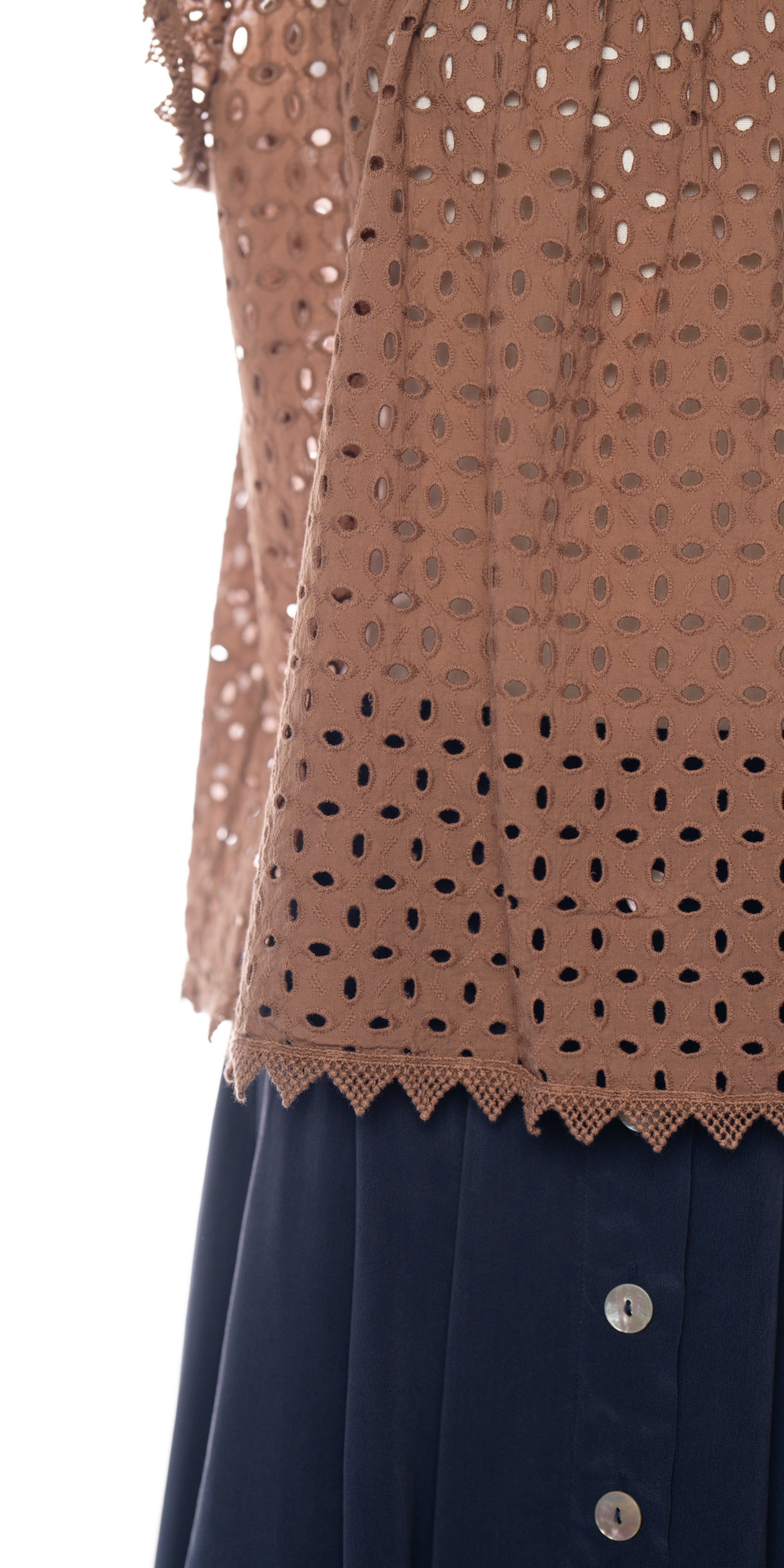 Top cu perforatii - Made in Italy