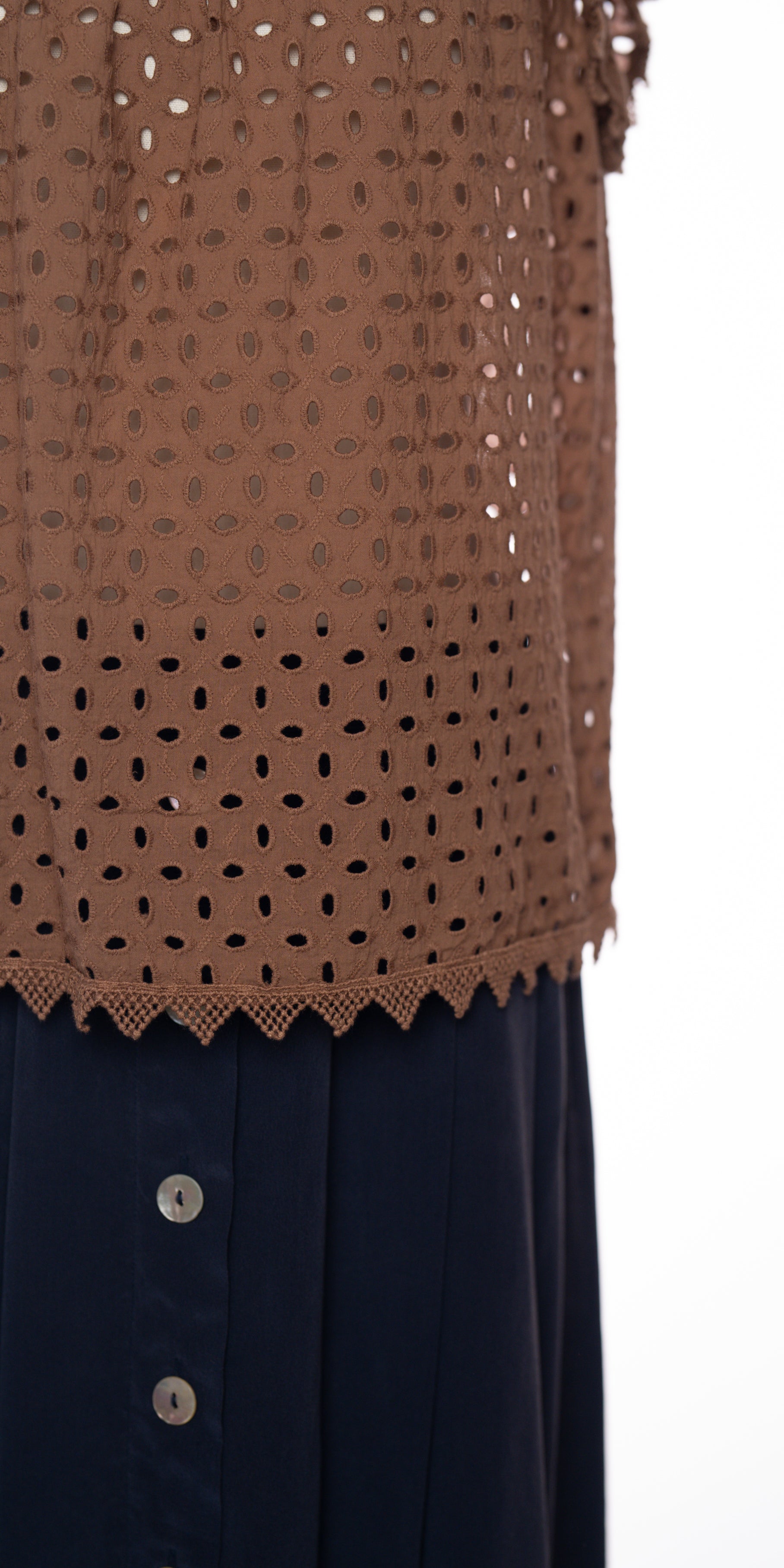Top cu perforatii - Made in Italy