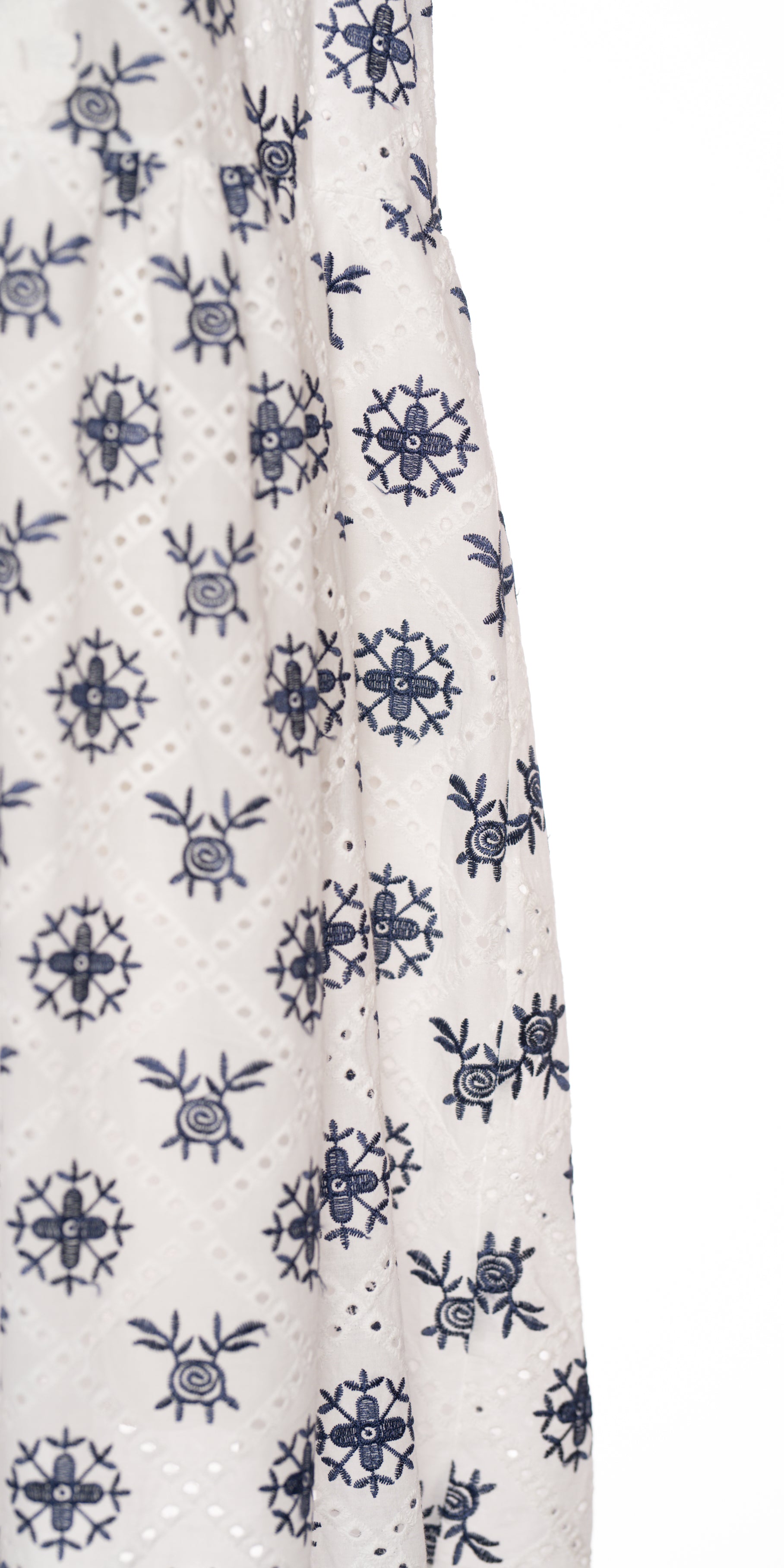 Rochie cu broderie sparta - New  Collection