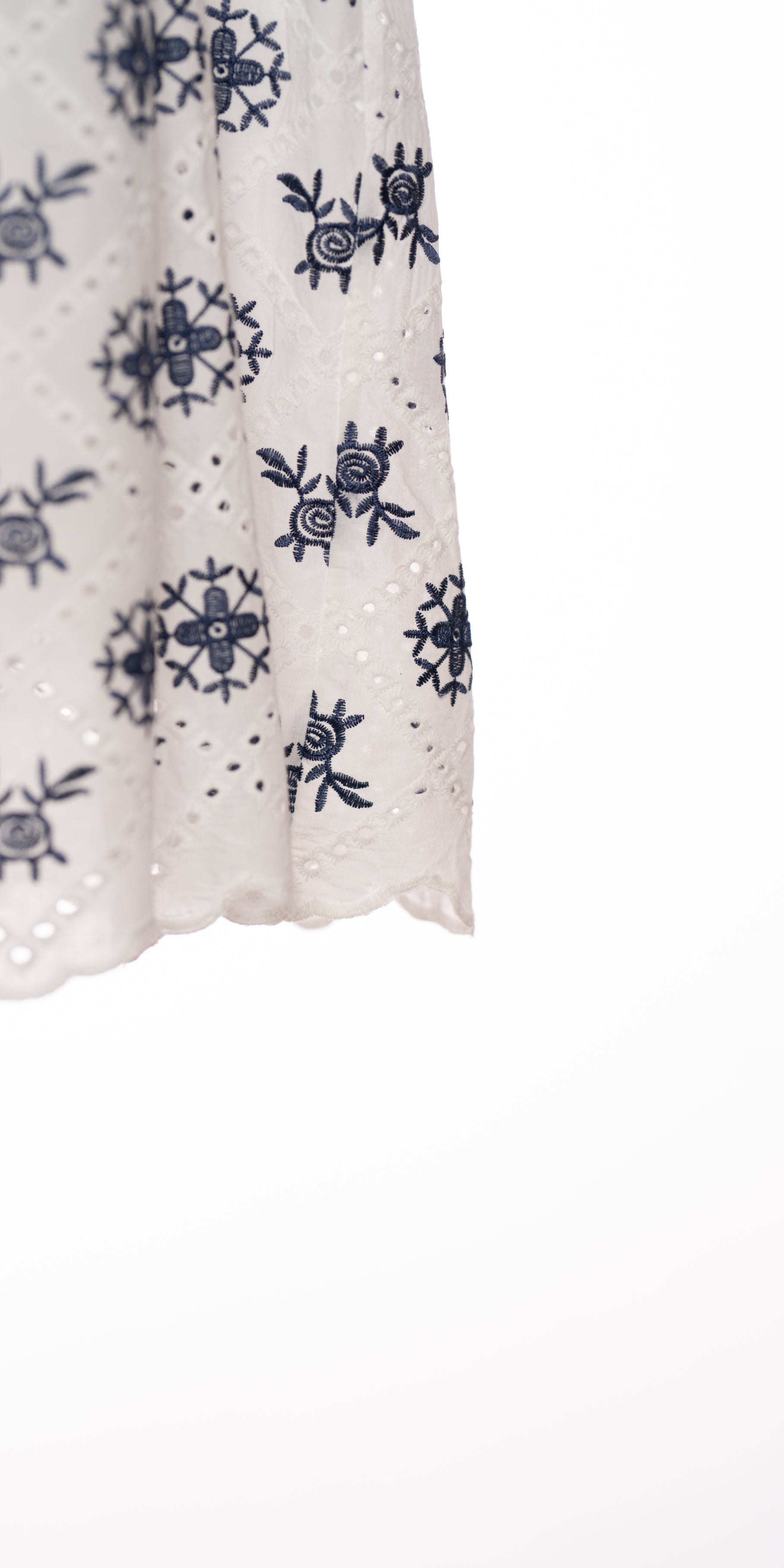 Rochie cu broderie sparta - New  Collection