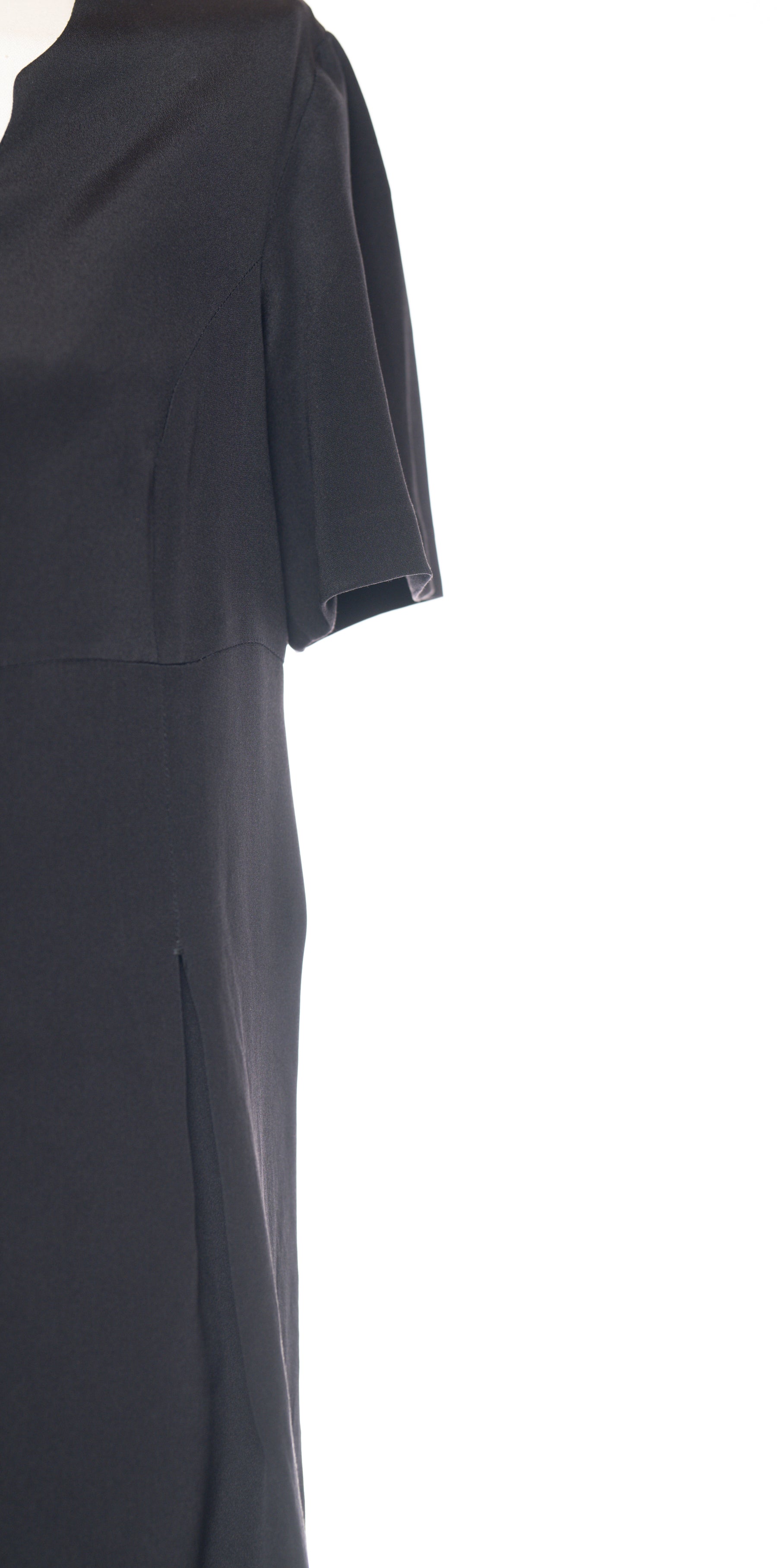 Rochie handmade fina cu detalii aurii