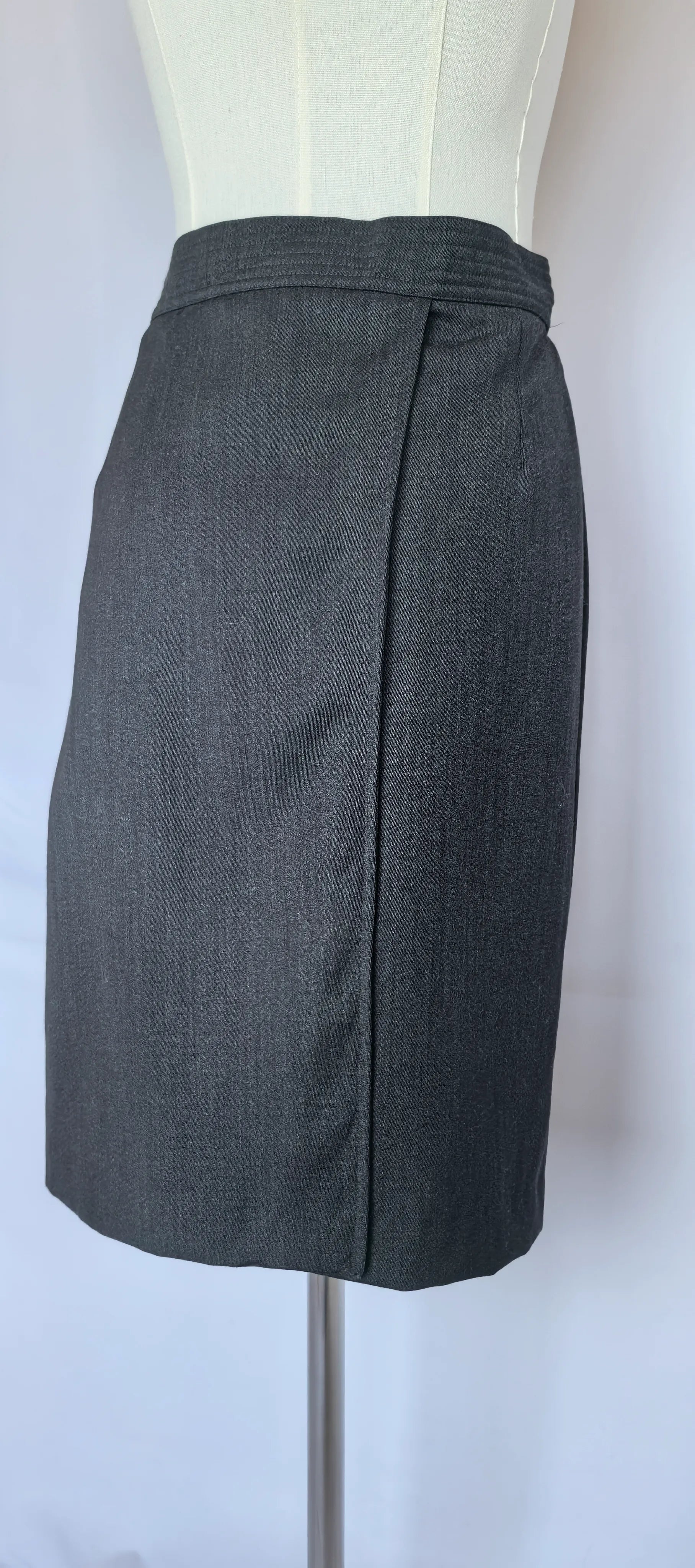 Fusta din lana virgina MaxMara