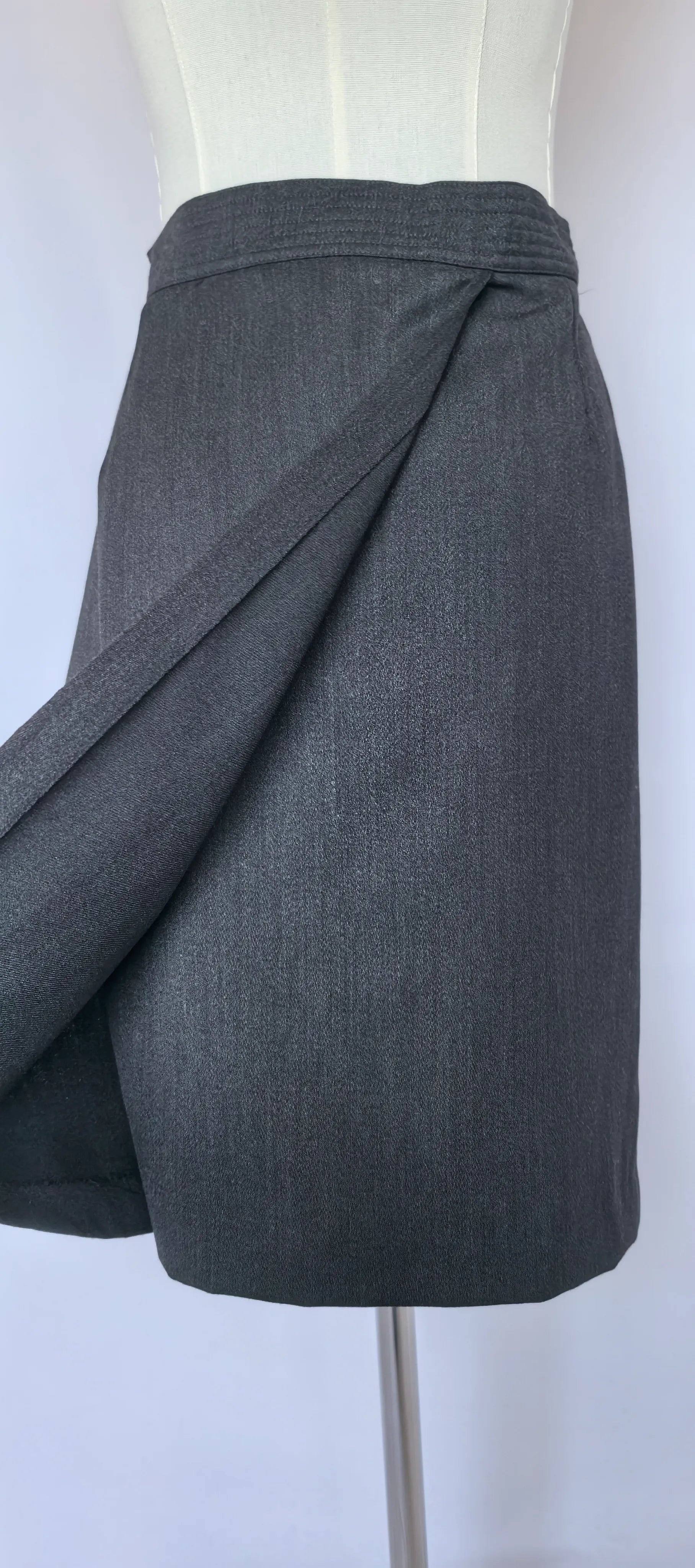 Fusta din lana virgina MaxMara