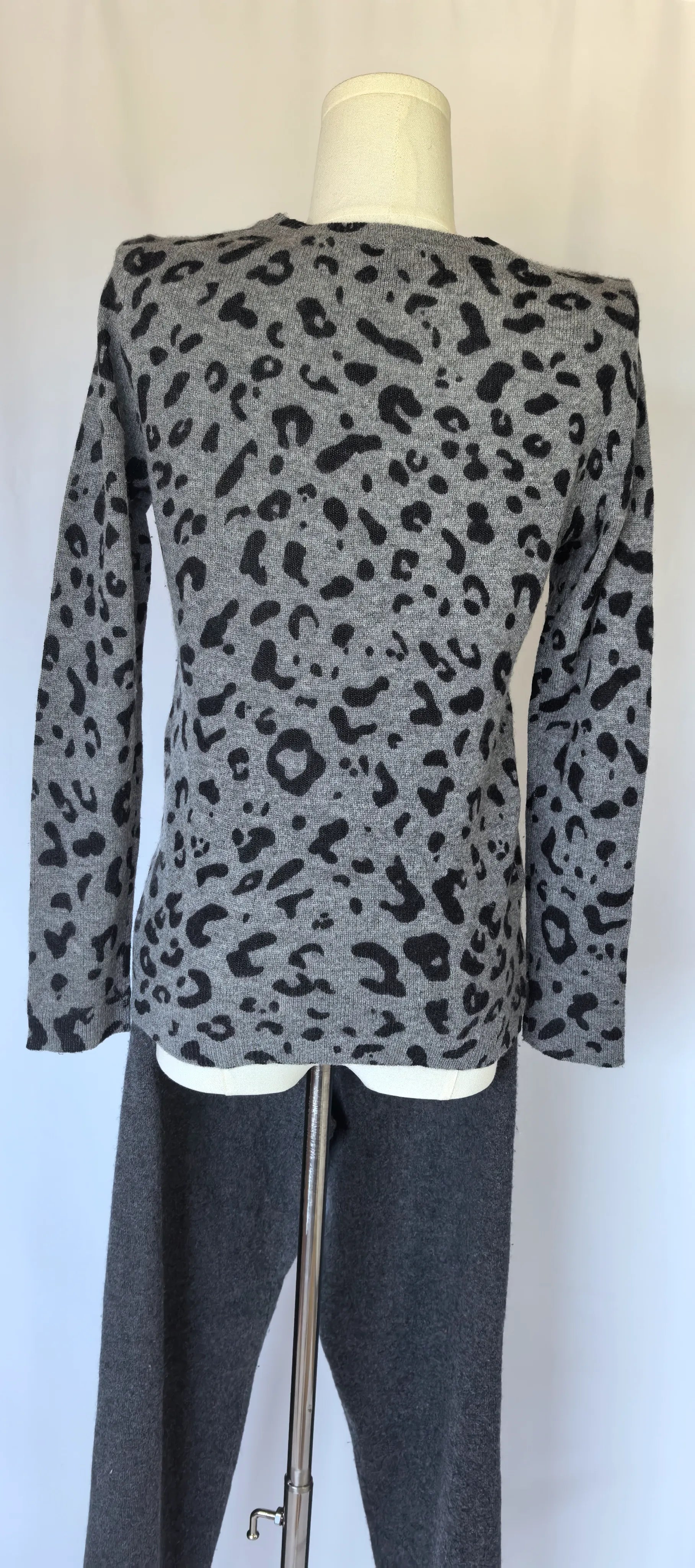 Pulover animal print din casmir - Morgan Taylor