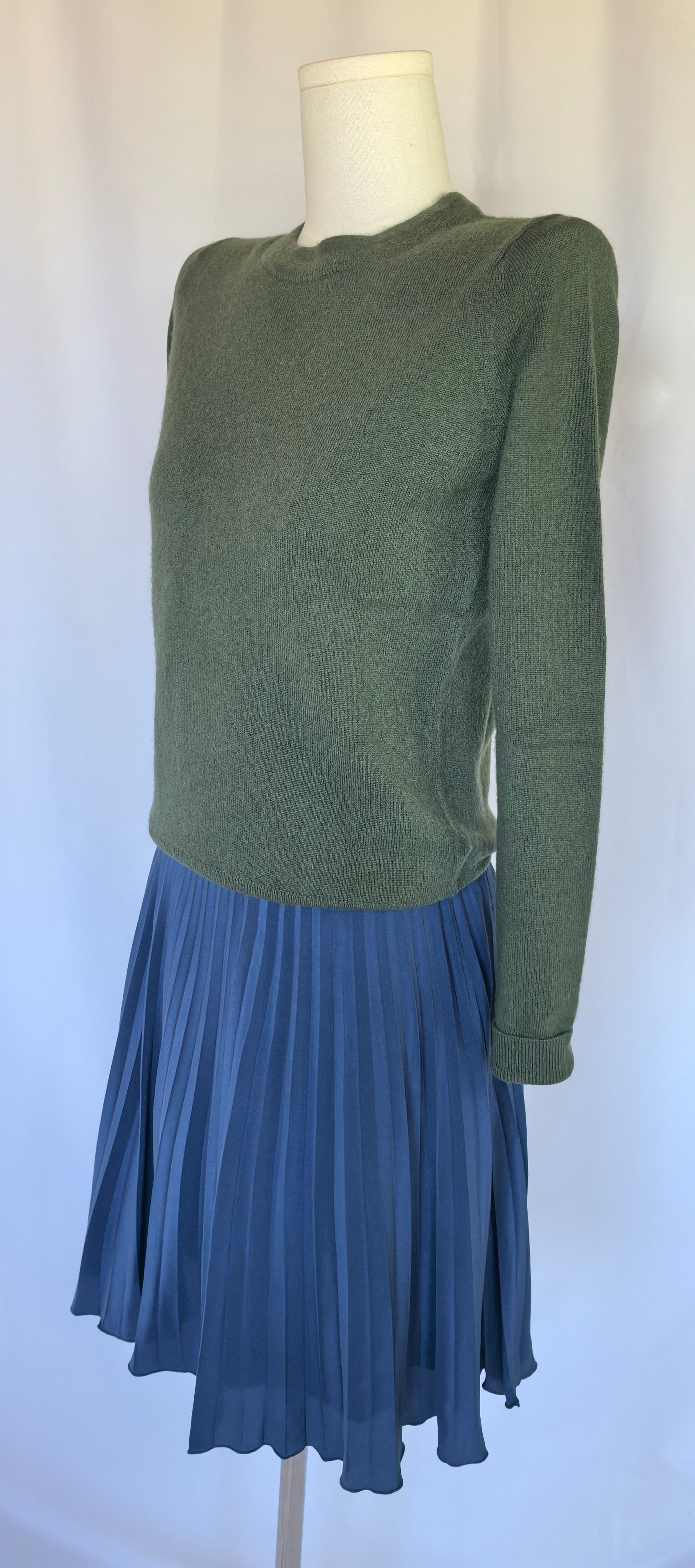 Pulover din casmir - Theory