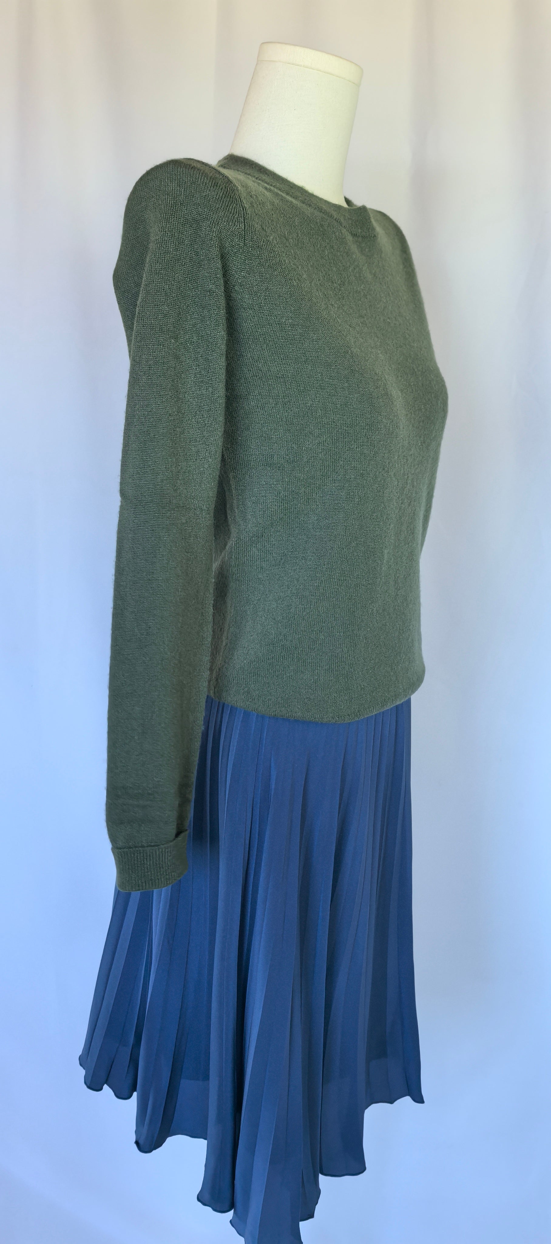 Pulover din casmir - Theory