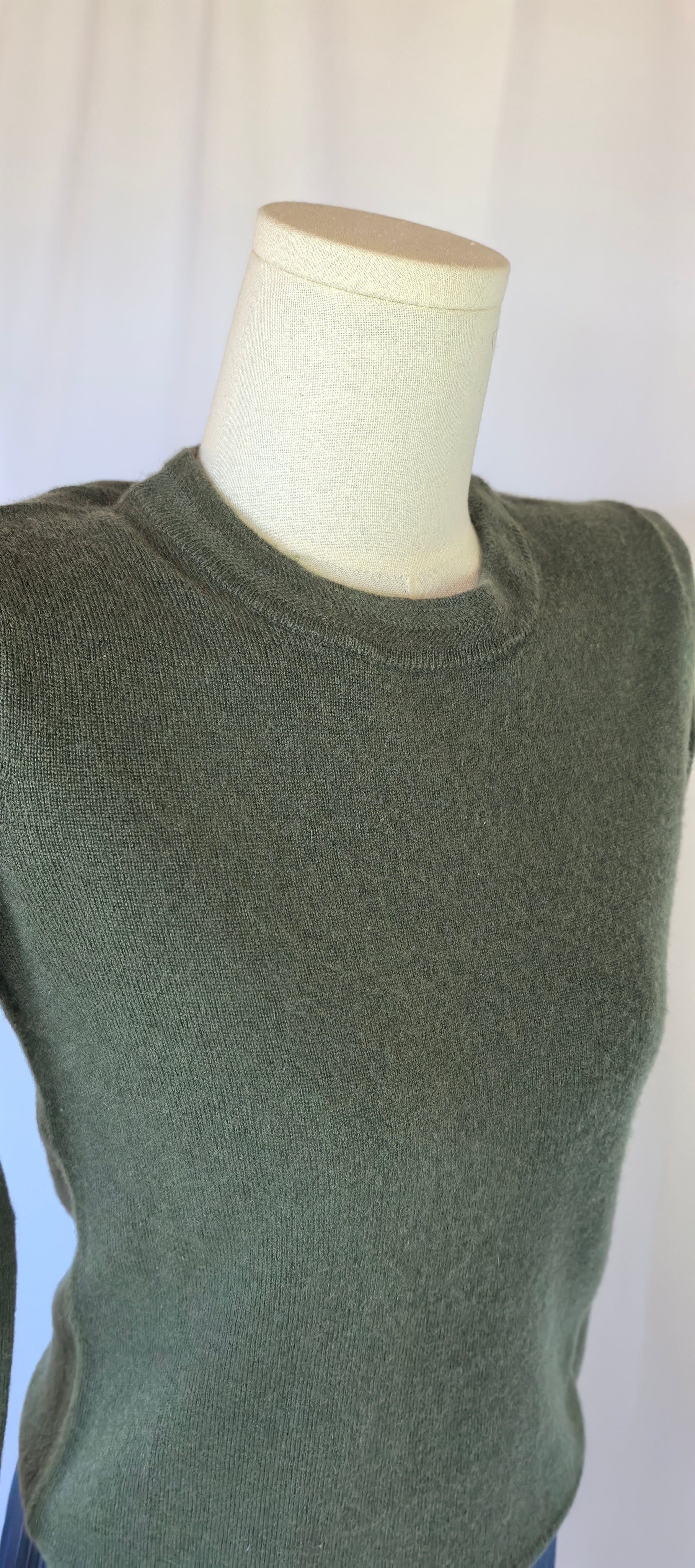 Pulover din casmir - Theory