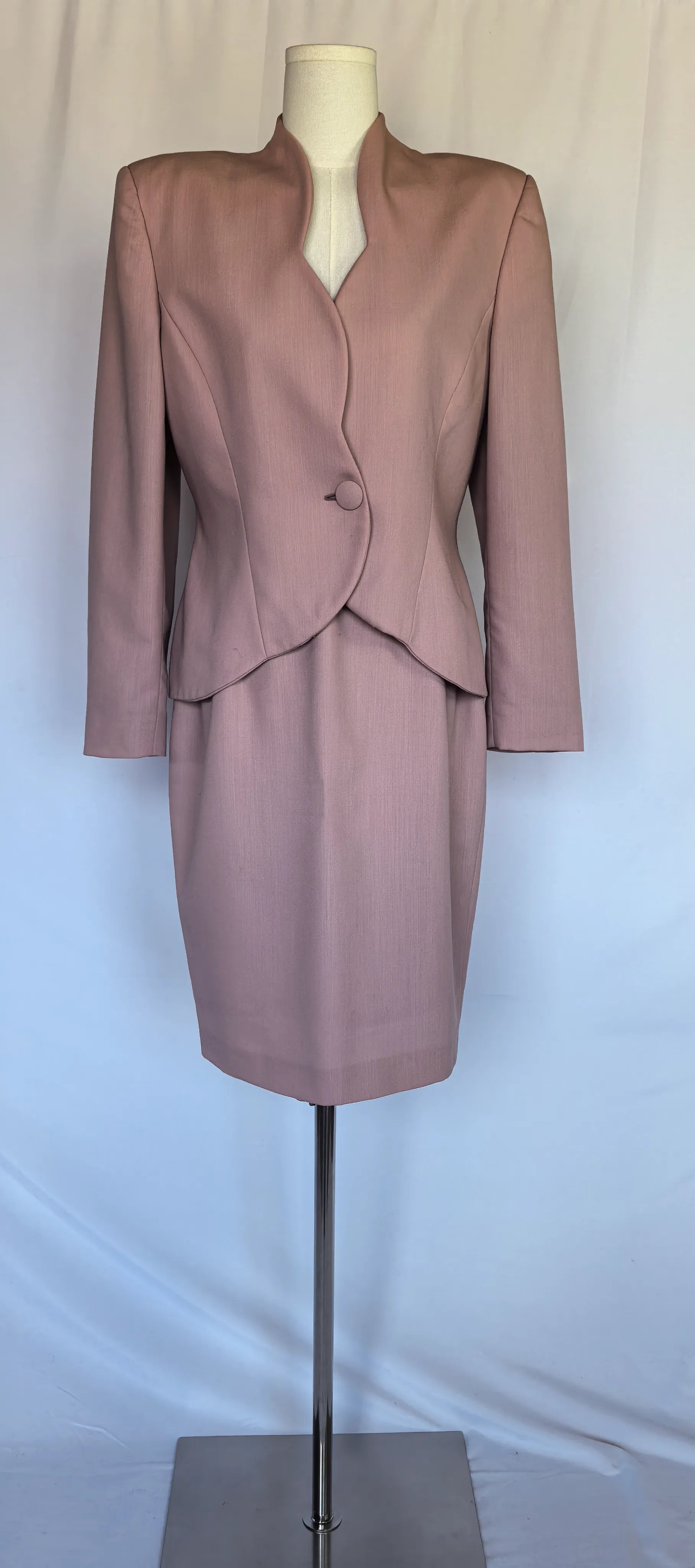 Deux piece din stofa de lana