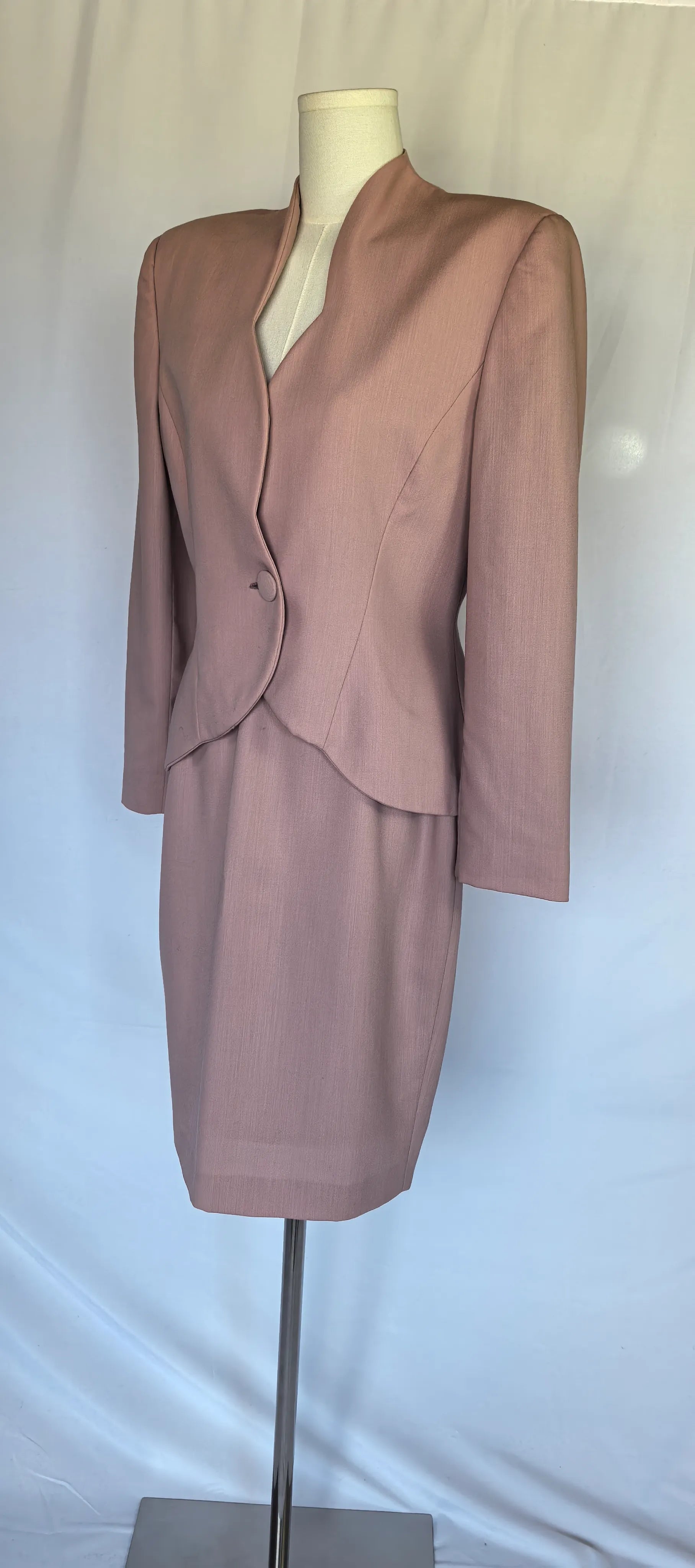 Deux piece din stofa de lana