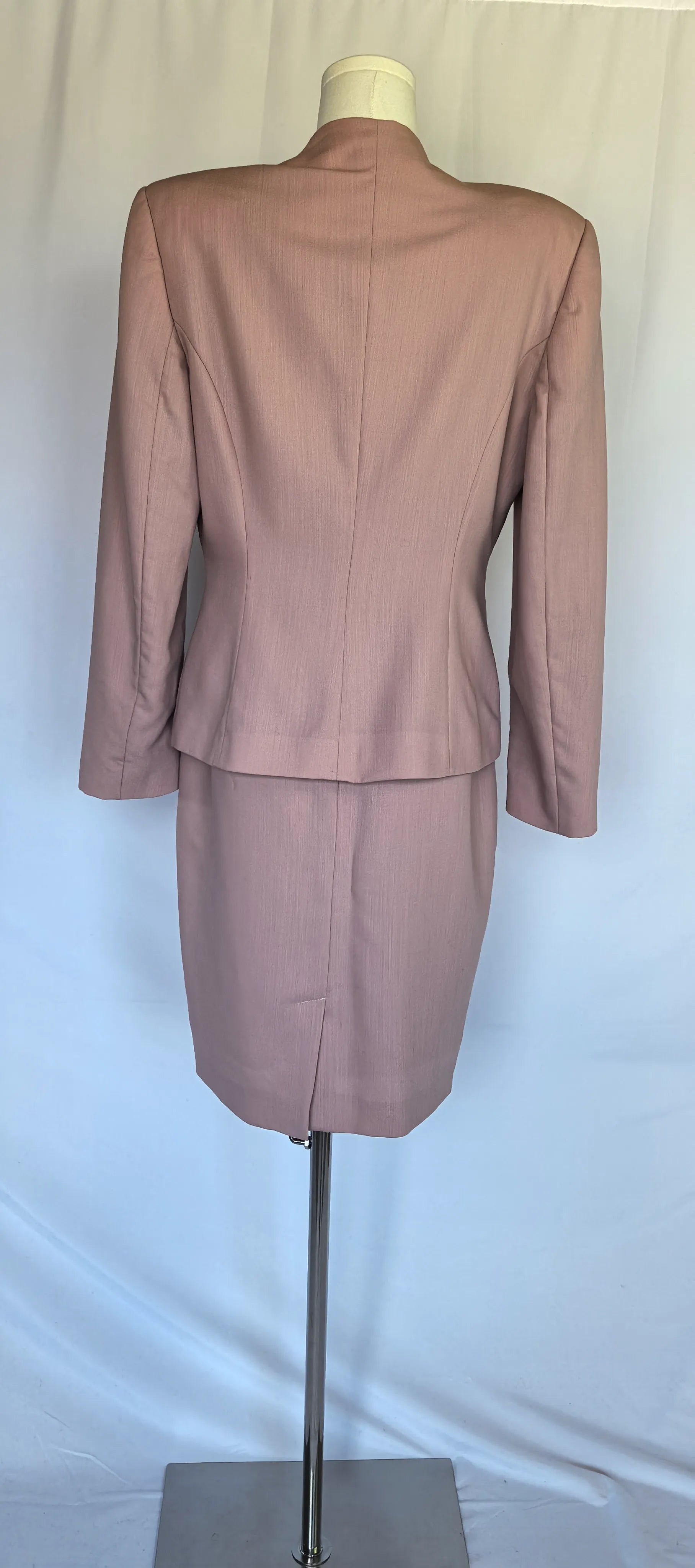 Deux piece din stofa de lana