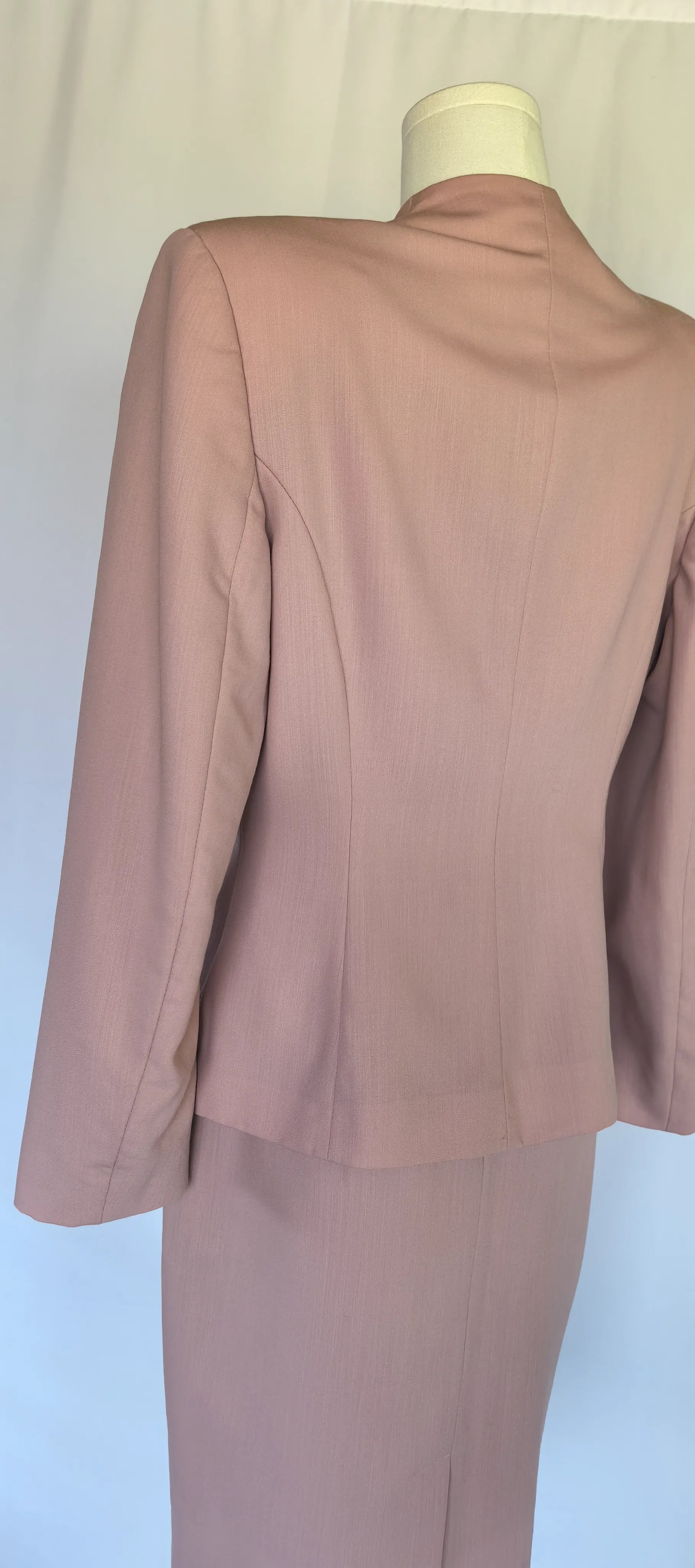 Deux piece din stofa de lana