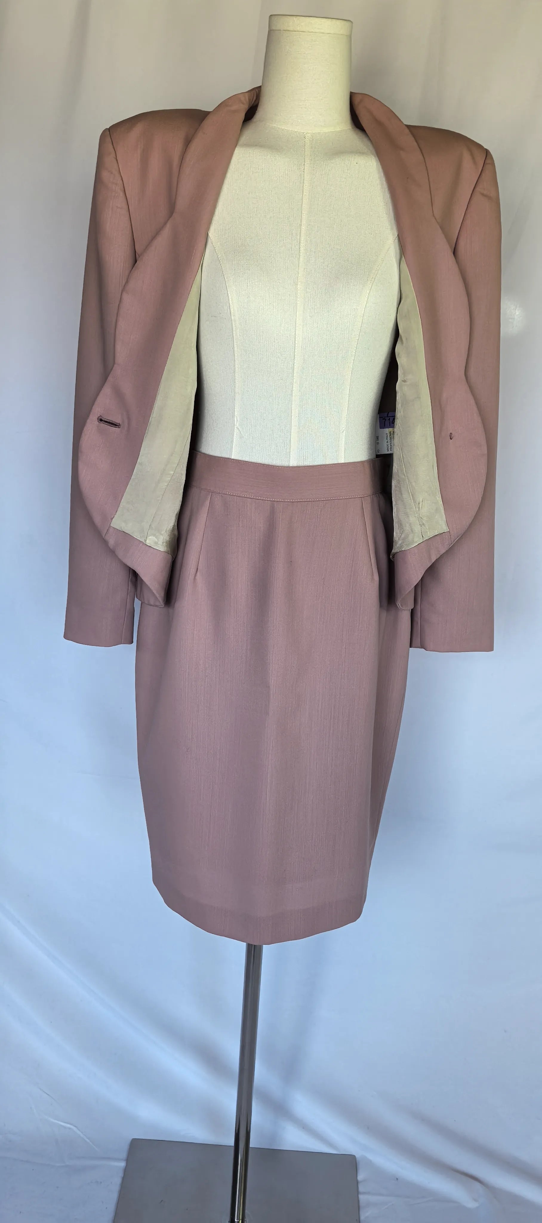 Deux piece din stofa de lana