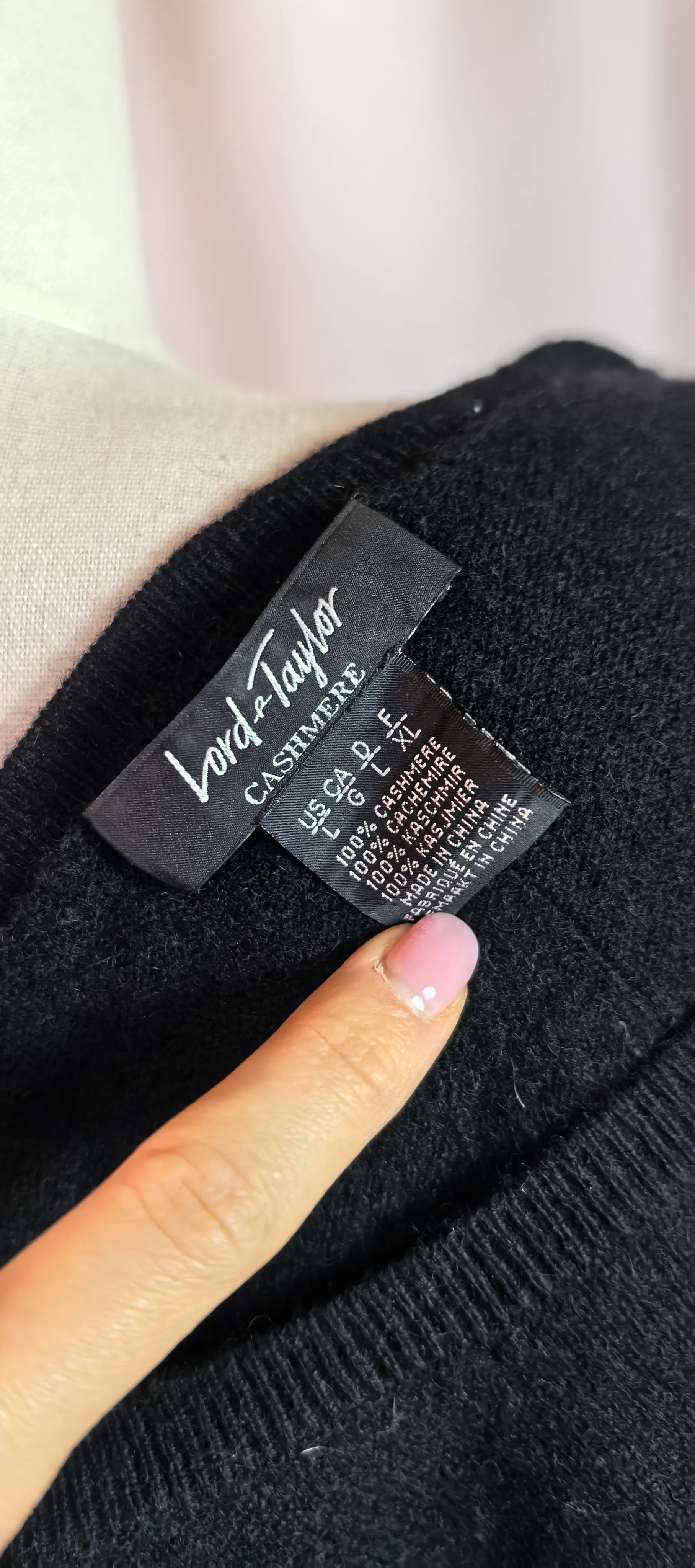 Pulover din casmir asimetric - Lord & Taylor