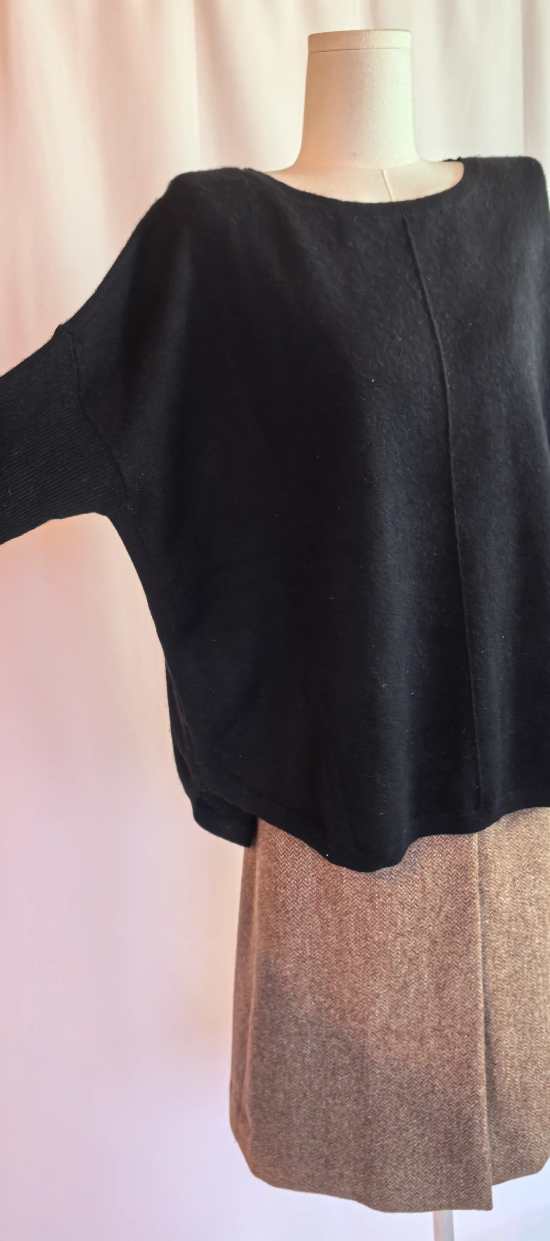 Pulover din casmir asimetric - Lord & Taylor