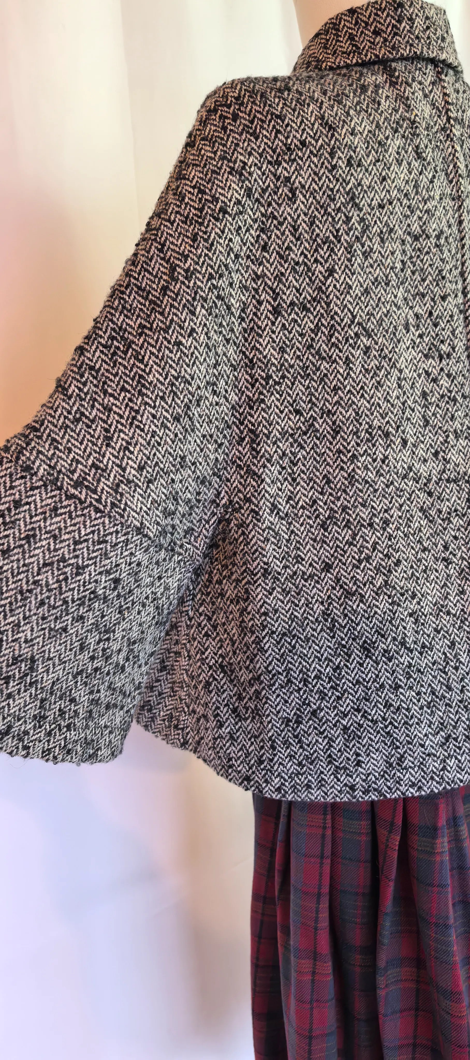 Haina din lana cu maneci fluture - Anna Malanca