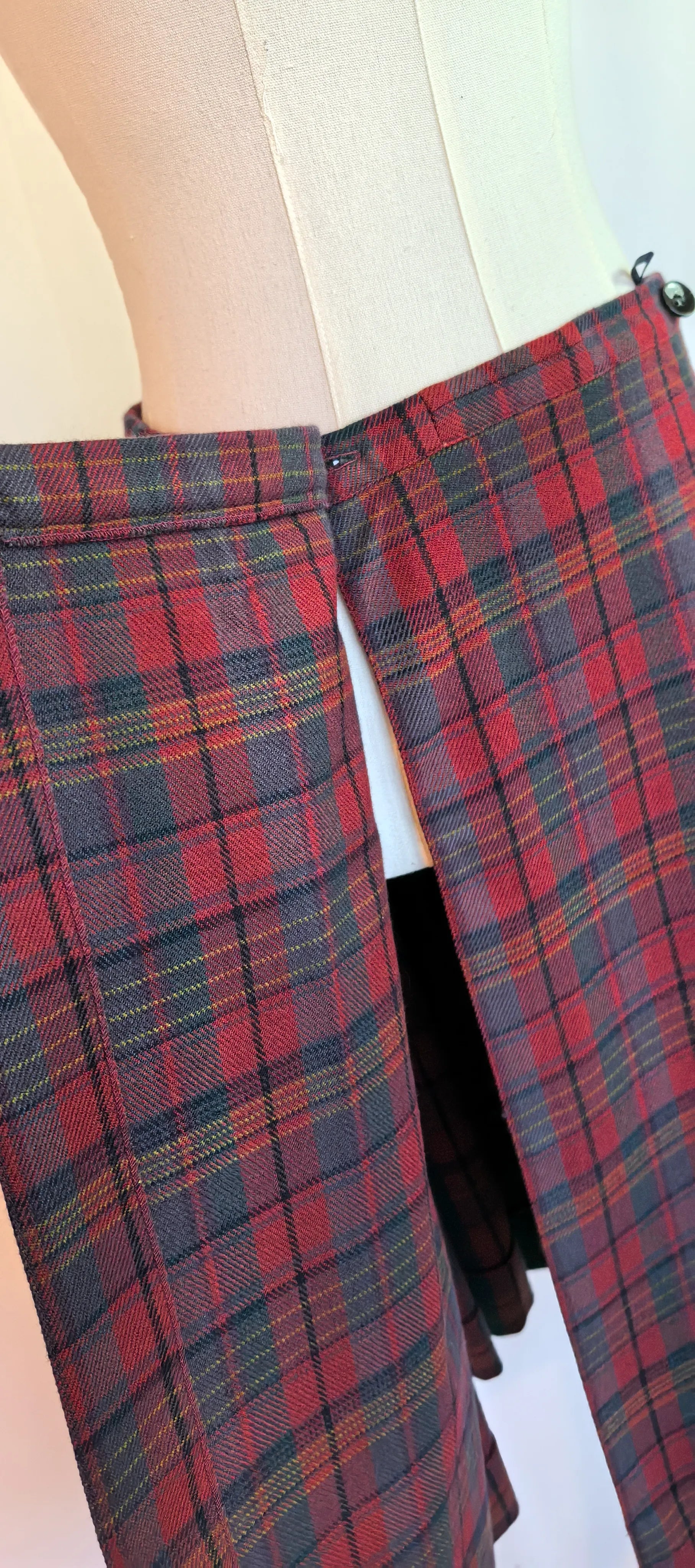 Fusta tartan din lana cu talie reglabila