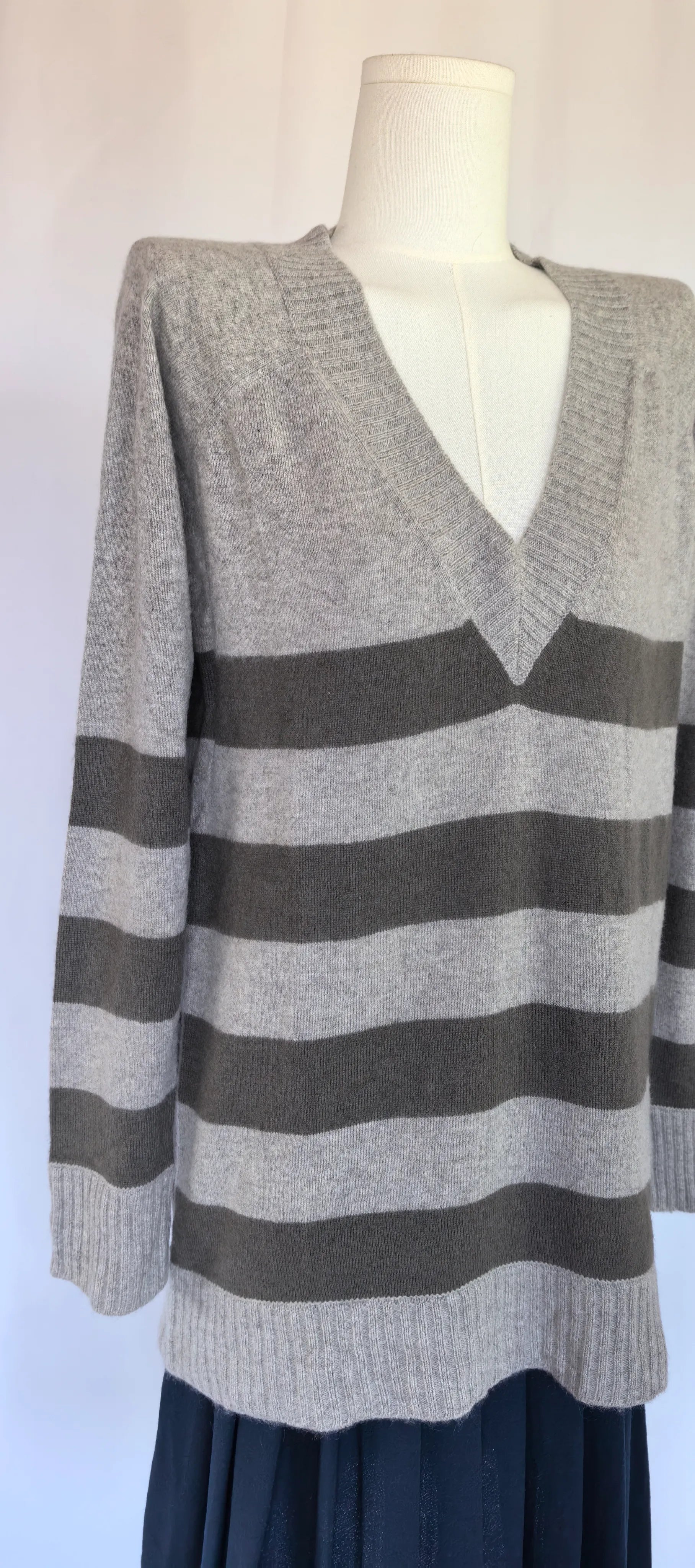 Pulover din casmir lung