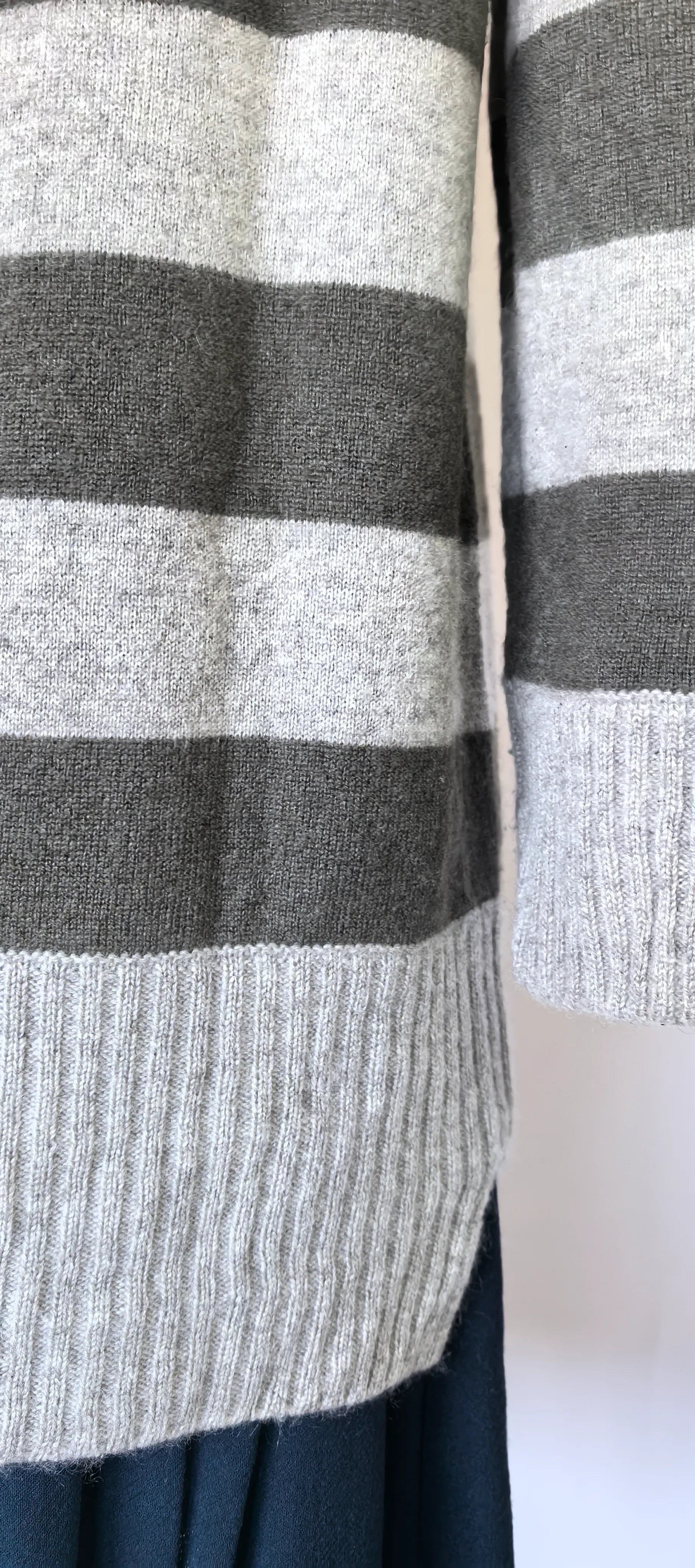 Pulover din casmir lung