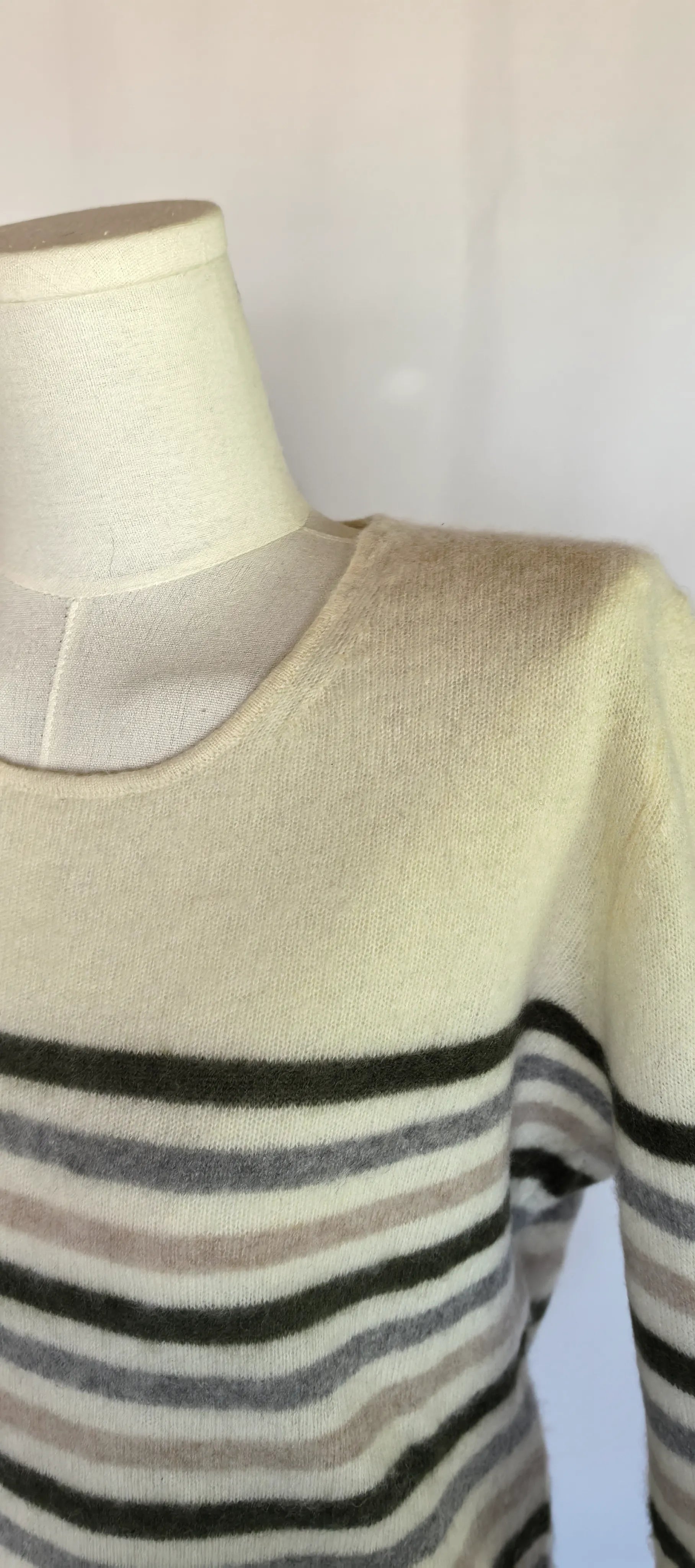 Pulover in dungi din casmir - 41 HawtHorn