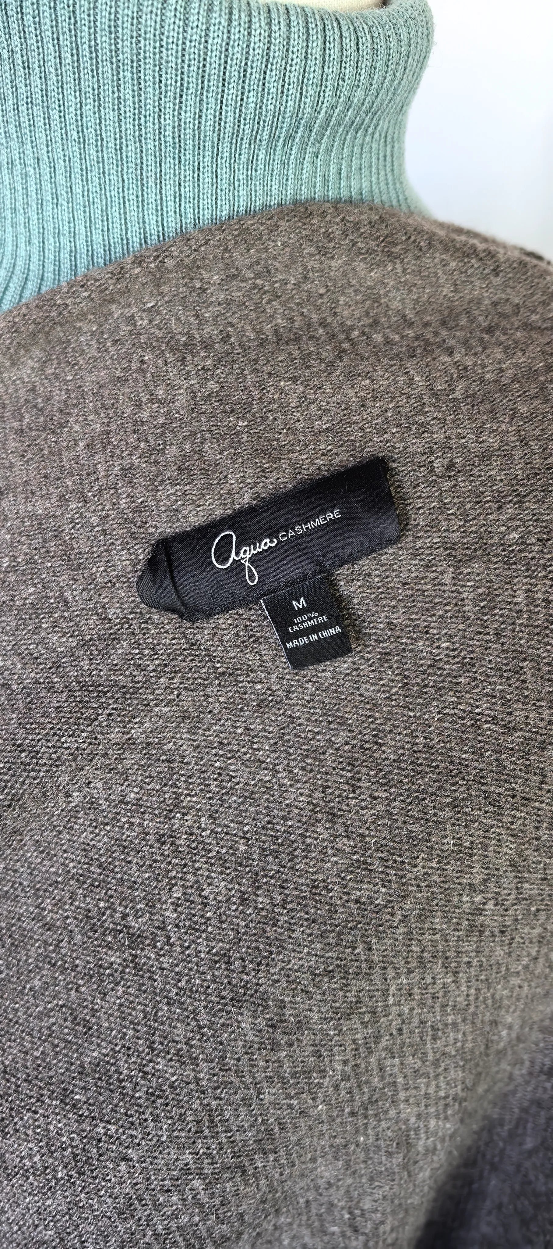 Cardigan asimetric din casmir - Aqua Cashmere