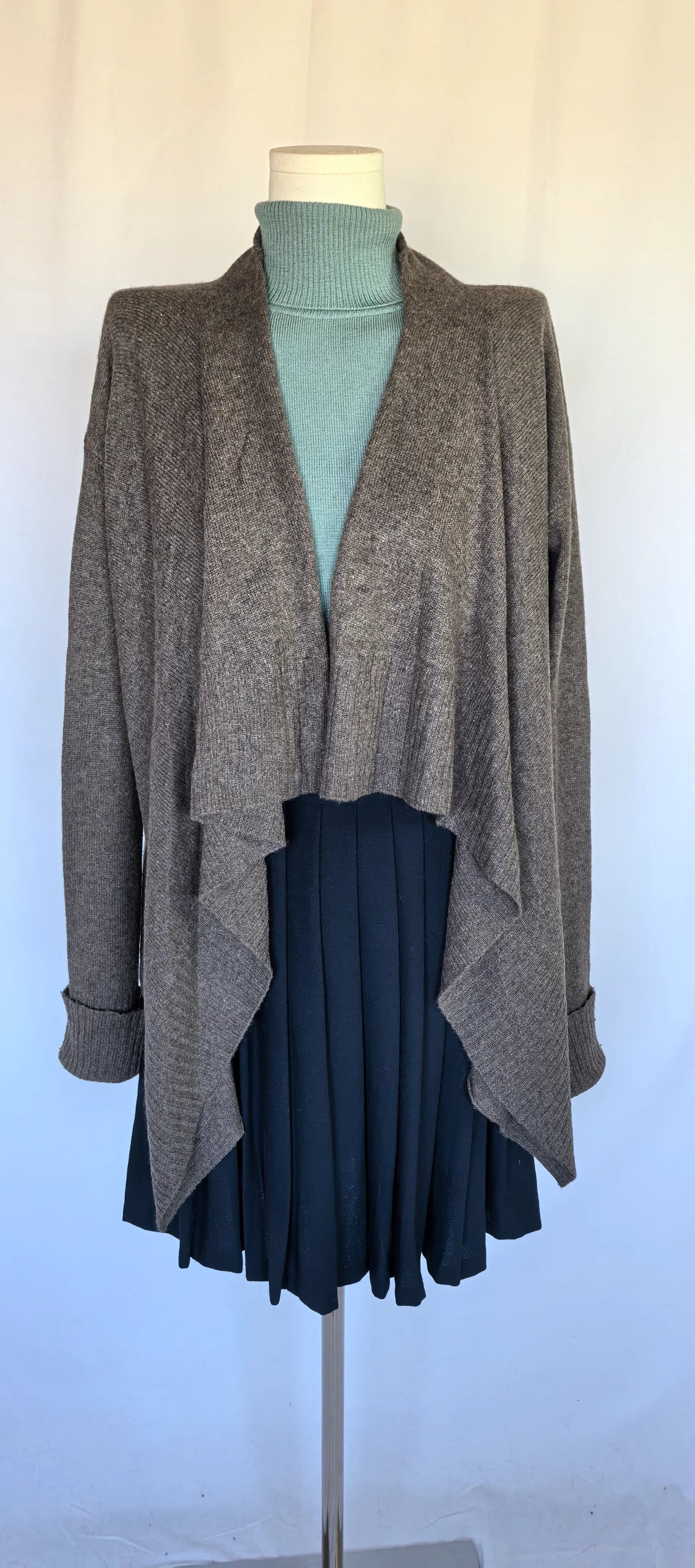 Cardigan asimetric din casmir - Aqua Cashmere