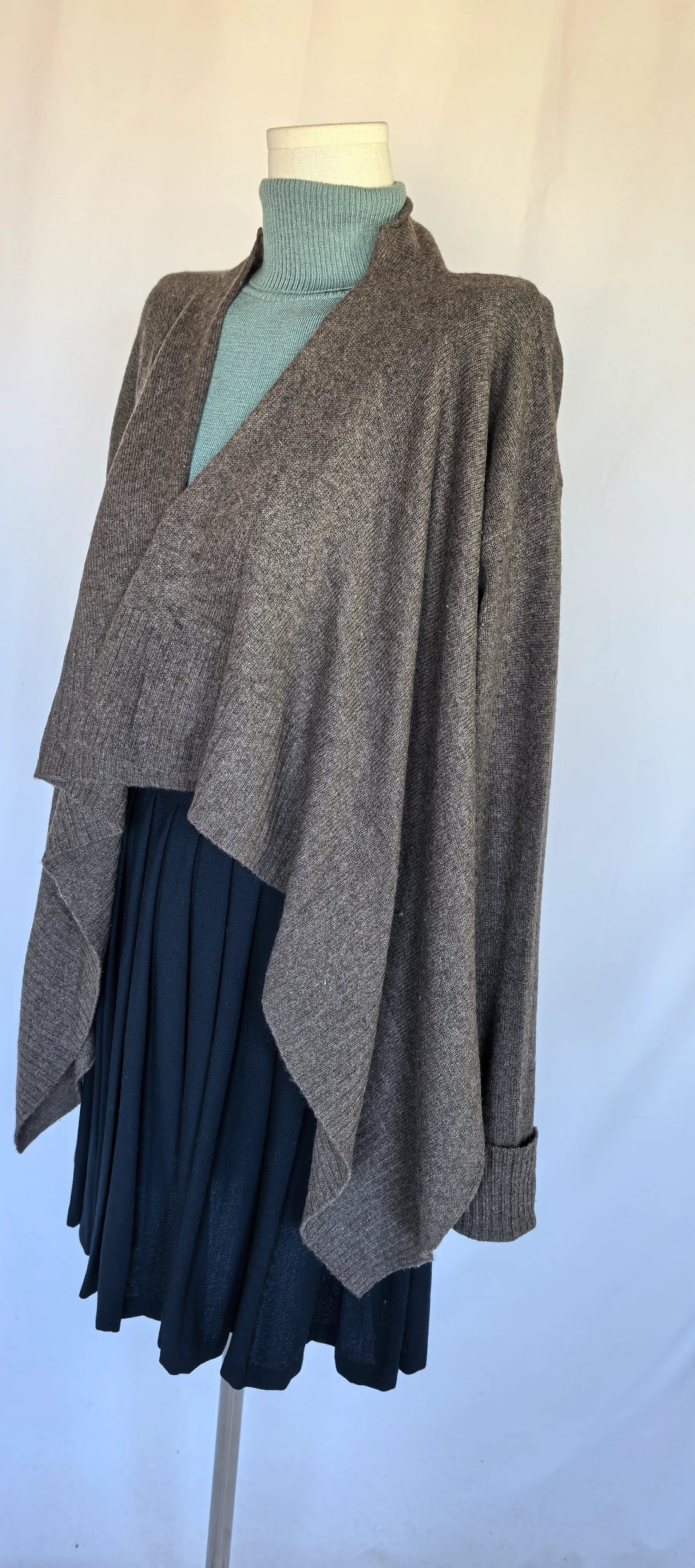 Cardigan asimetric din casmir - Aqua Cashmere