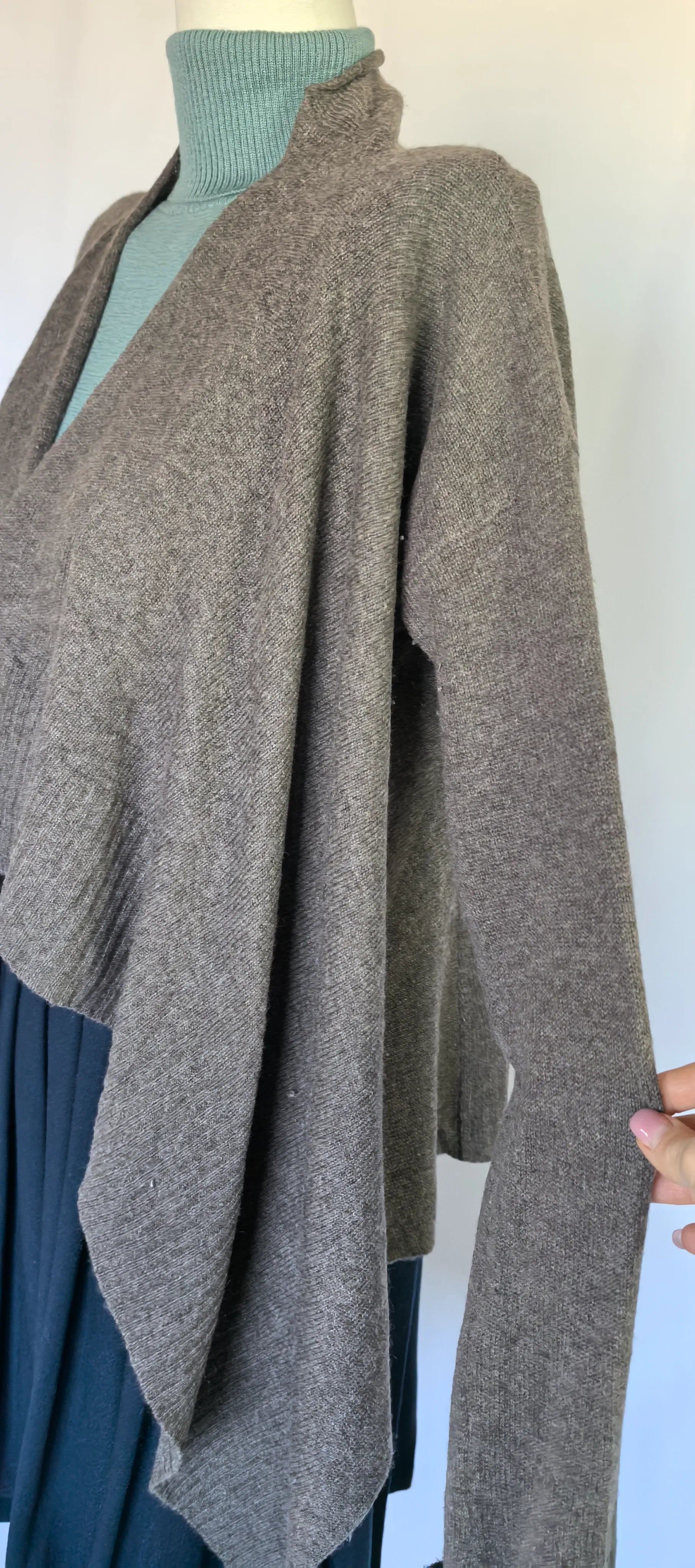 Cardigan asimetric din casmir - Aqua Cashmere