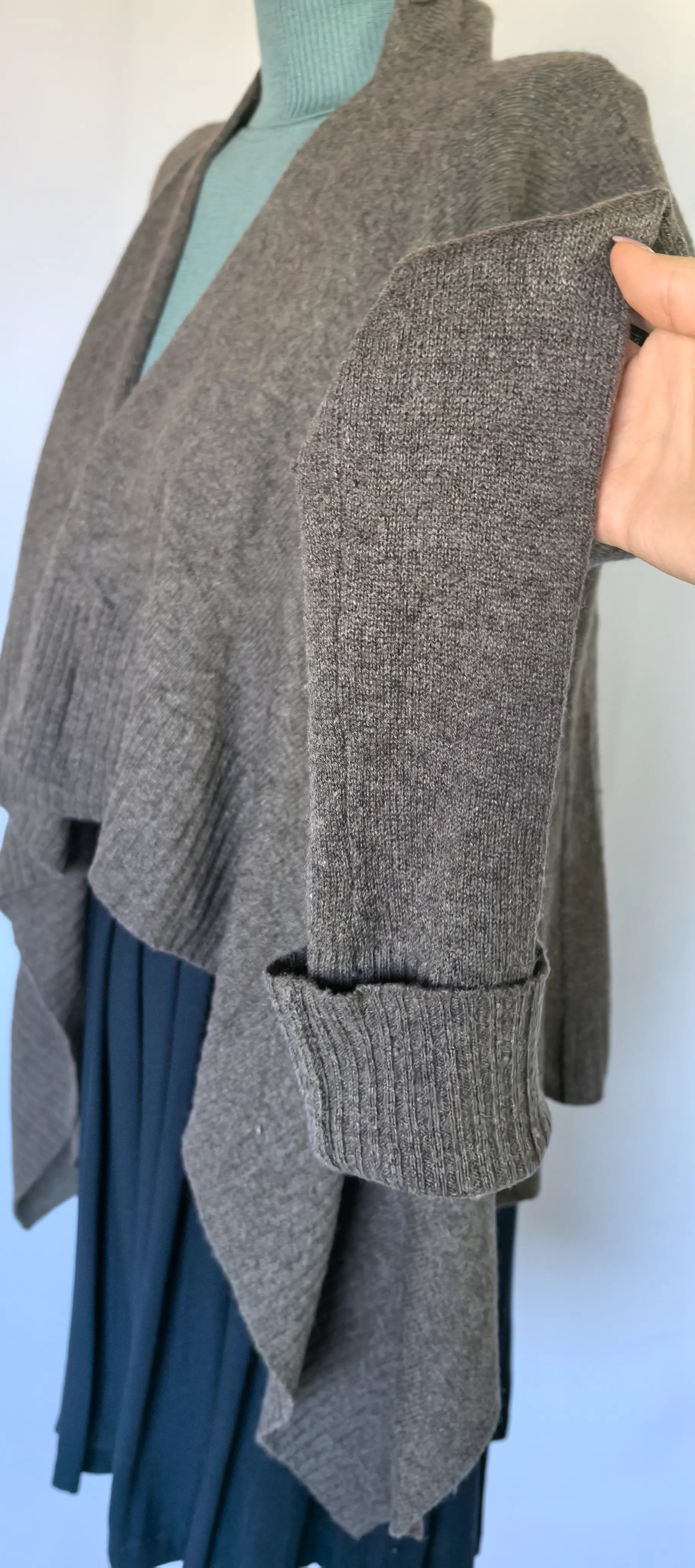 Cardigan asimetric din casmir - Aqua Cashmere