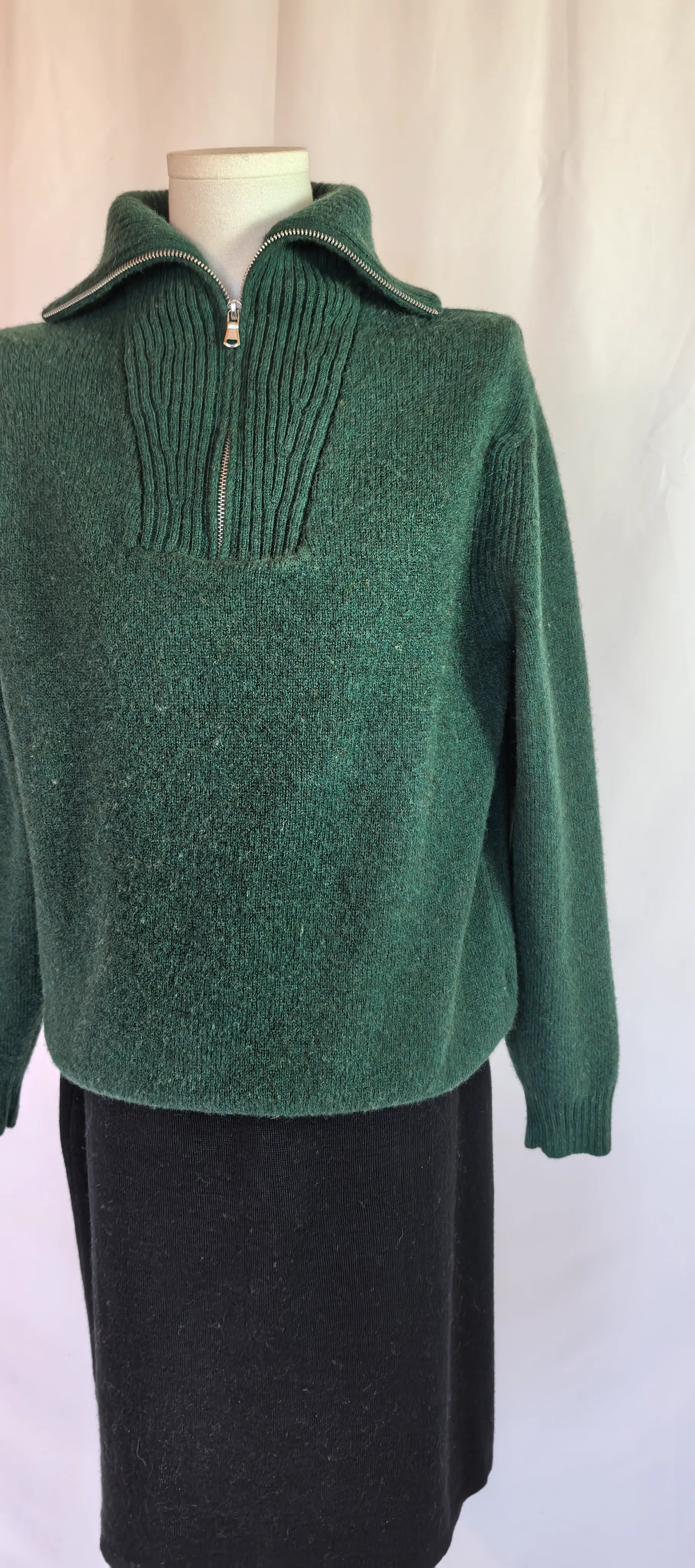 Pulover din lana virgina - Benetton - L