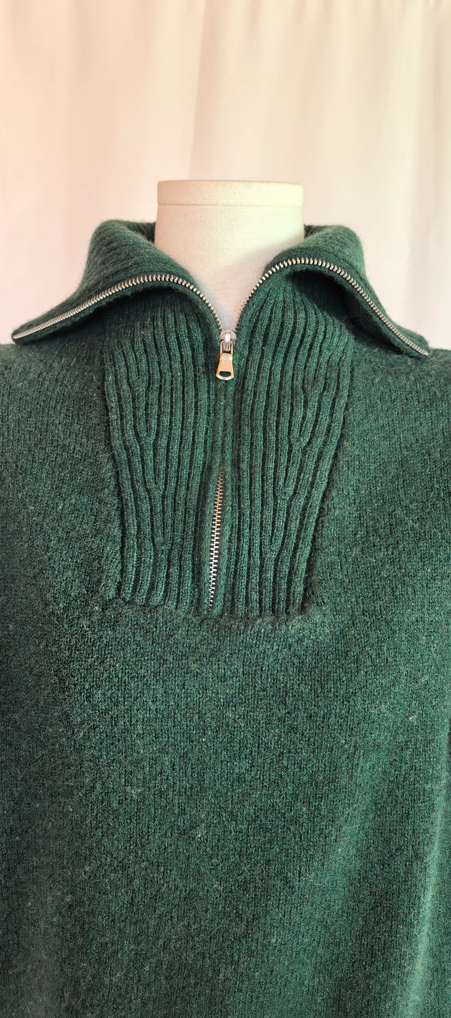 Pulover din lana virgina - Benetton - L