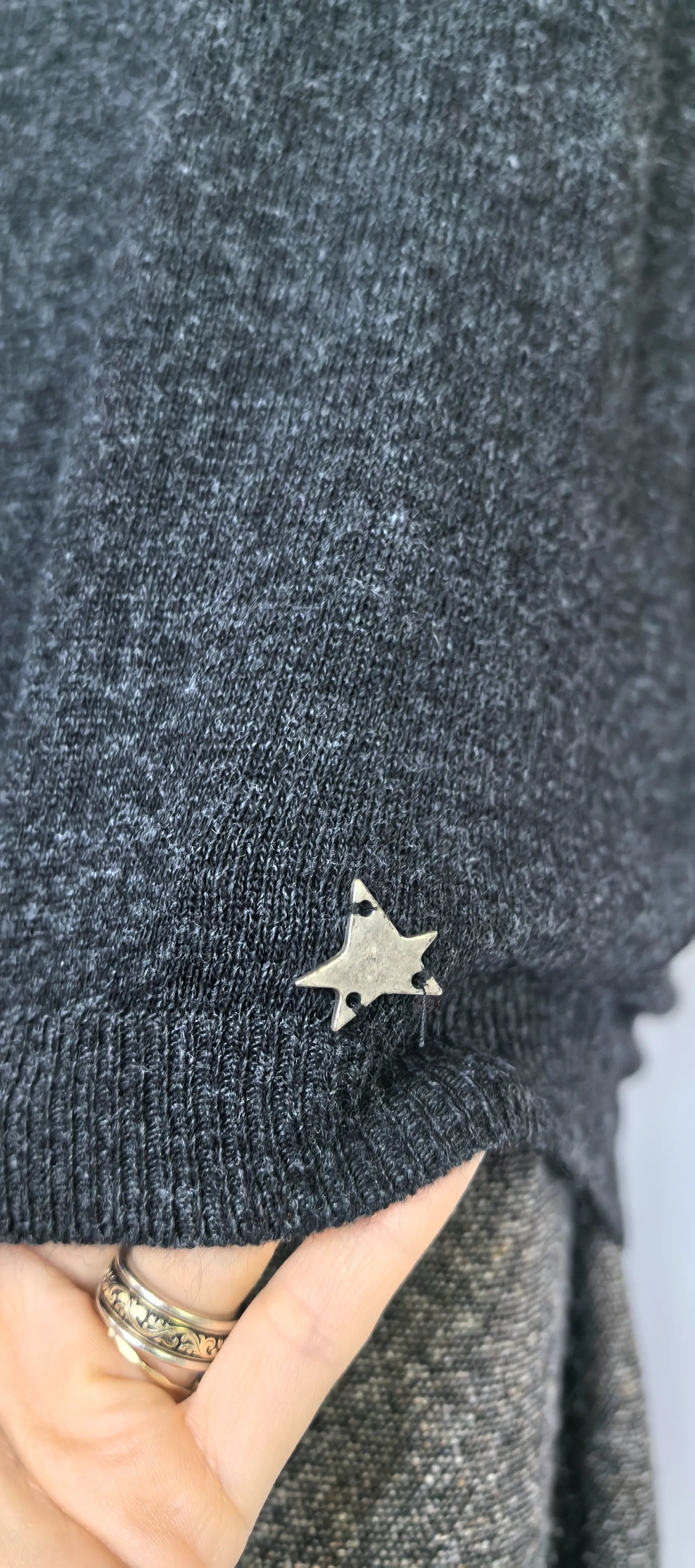 Pulover asimetric  blend vascoza si angora